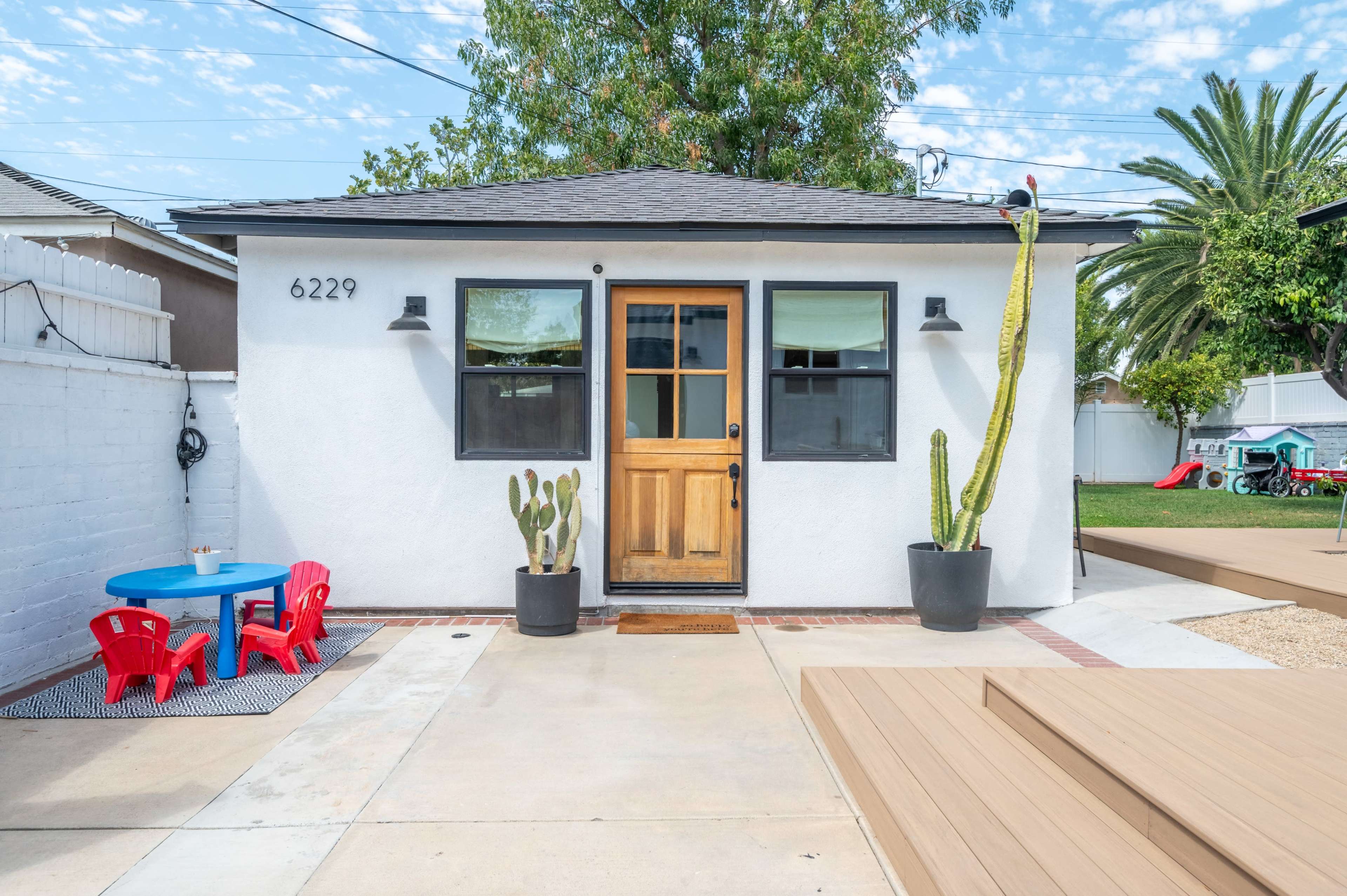 Newly Built Modern Studio Guest House w/ Backyard Image in North Hollywood, North Hollywood, CA