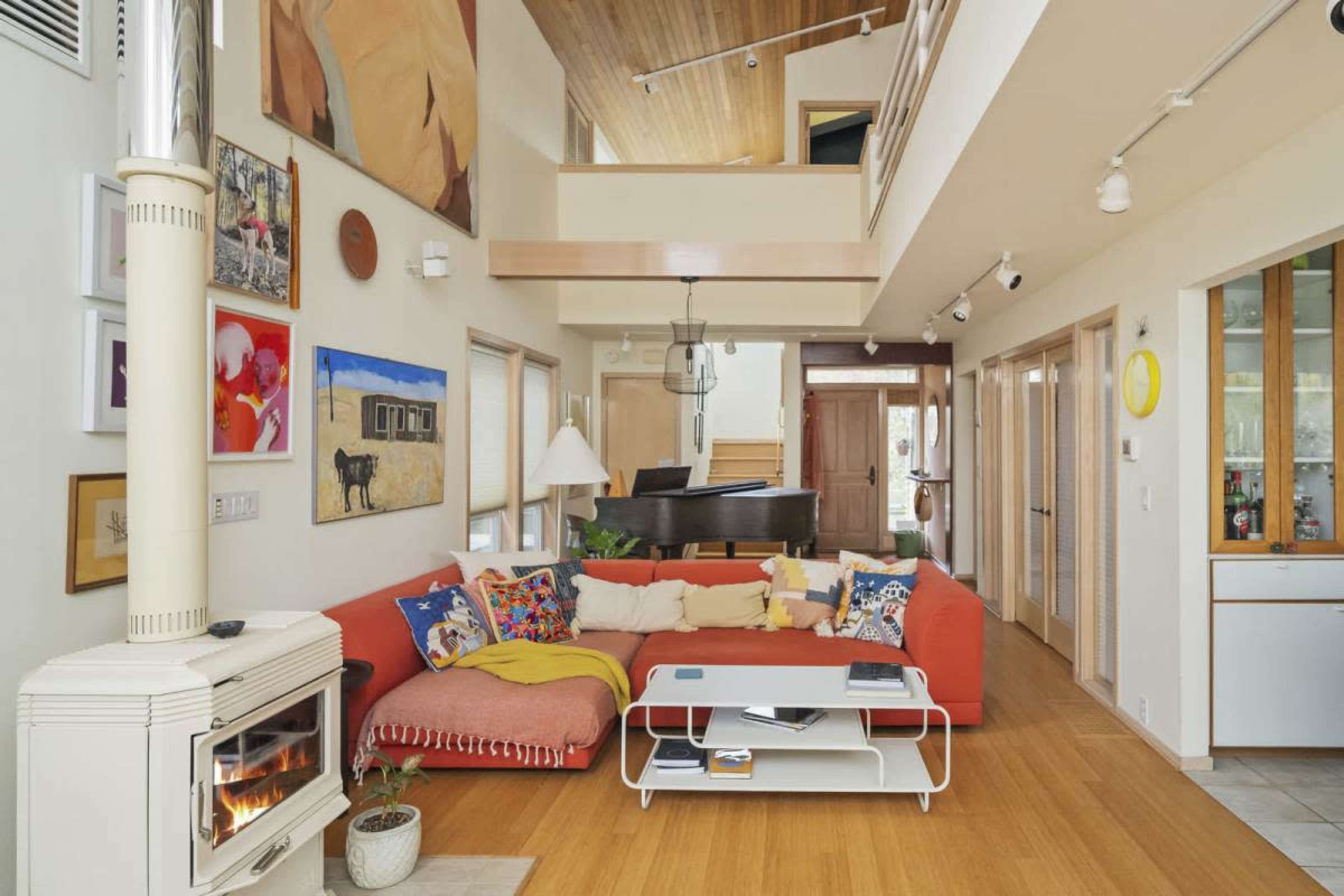 Dreamy Sauvie Island Floating Artist Retreat Image in , Portland, OR