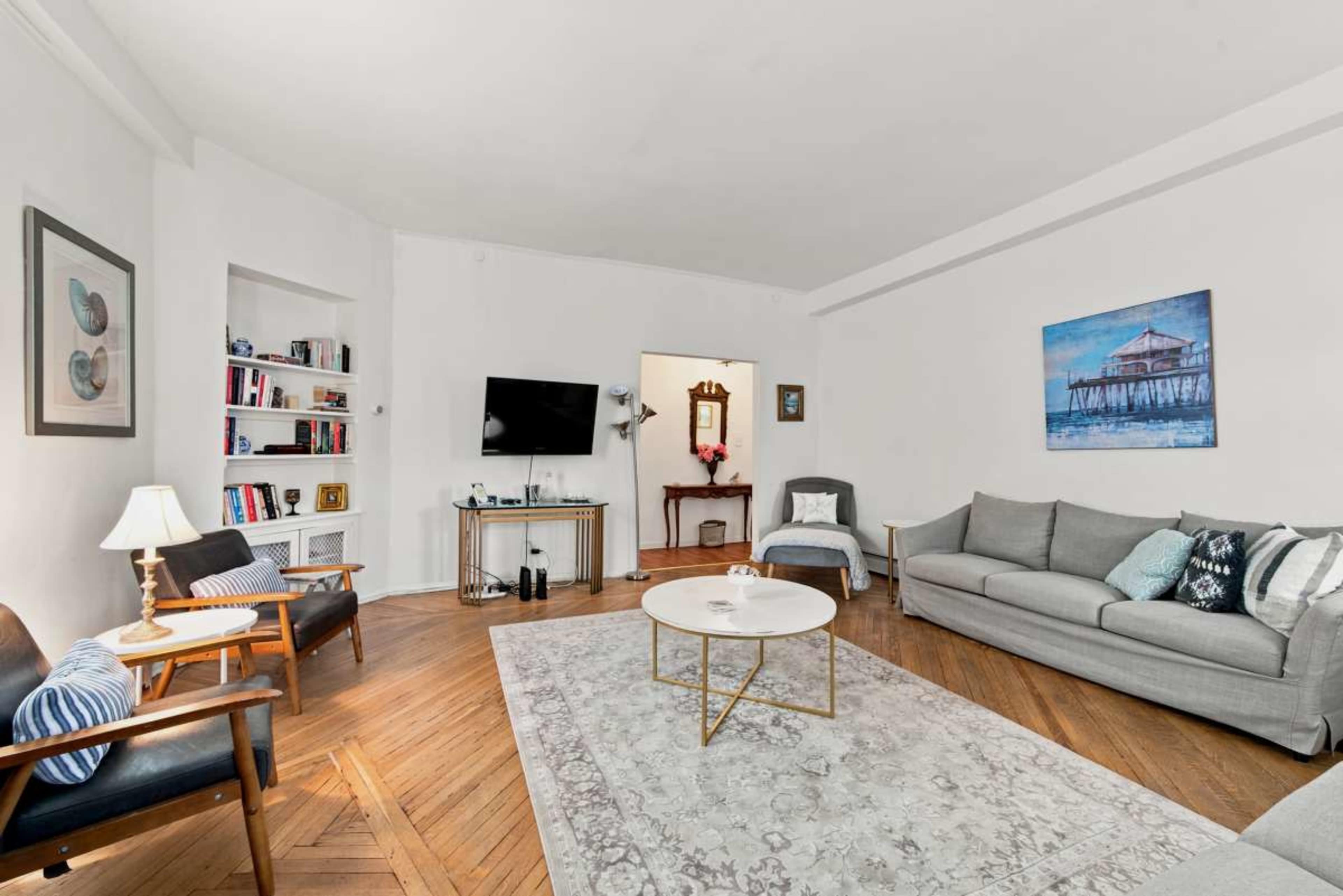 Large Older Home With Beautiful Bay and Sunset Views Image in Bayswater, Far Rockaway, NY