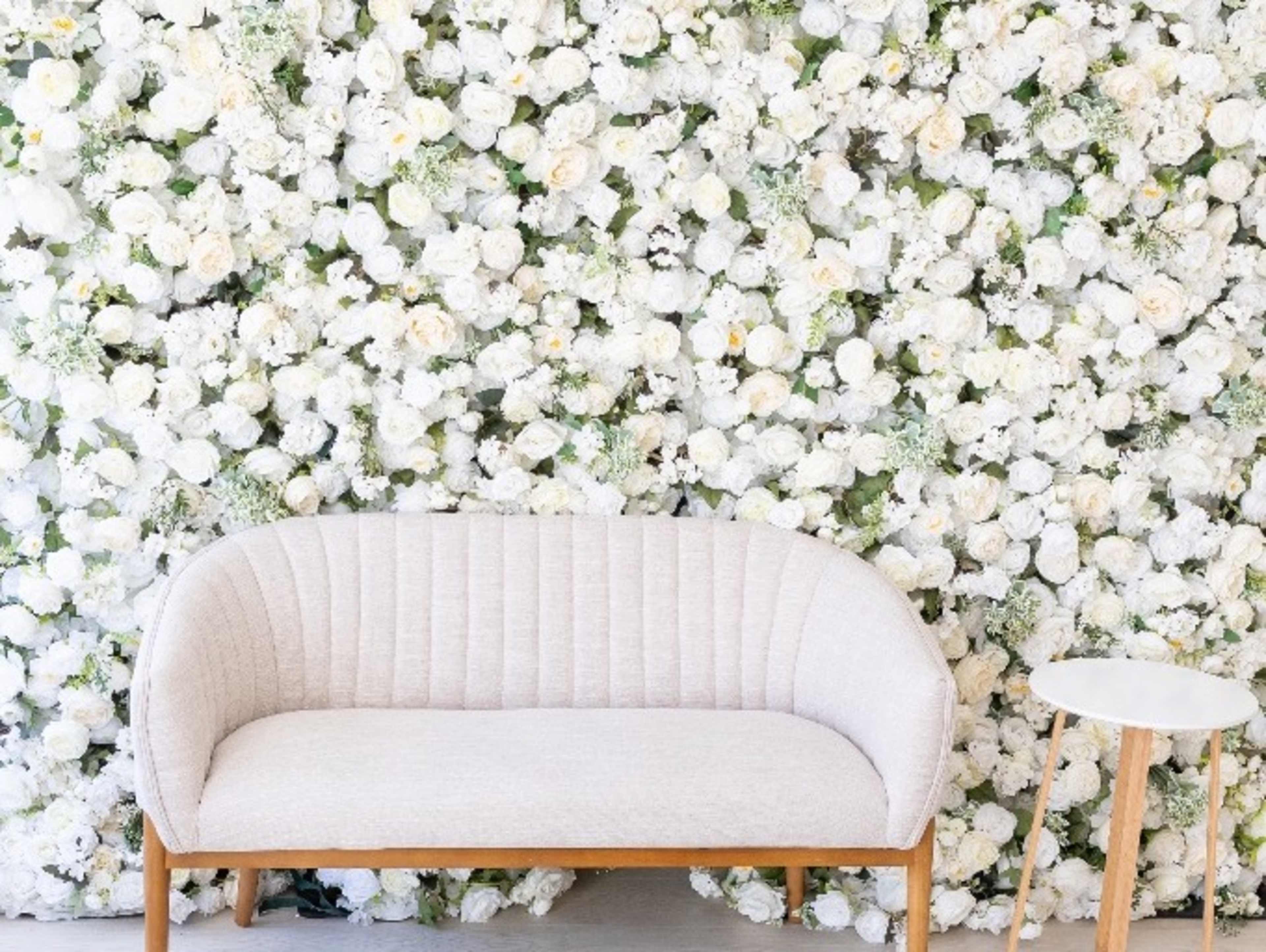 White flower wall