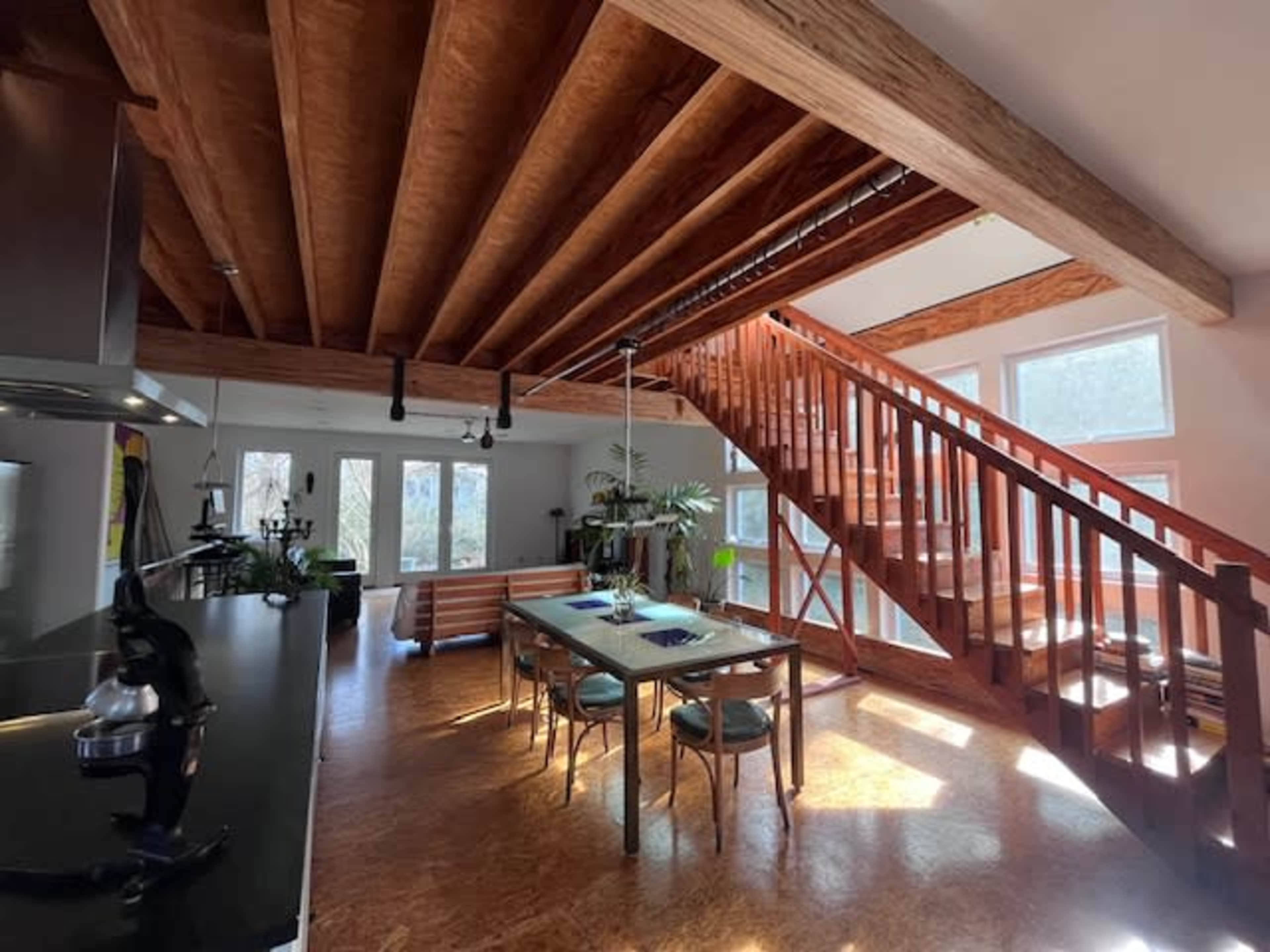 Expansive Suburban Studio with Open Floor Plan, Abundant Natural Light and Private Garden Image in Annapolis, Annapolis, MD