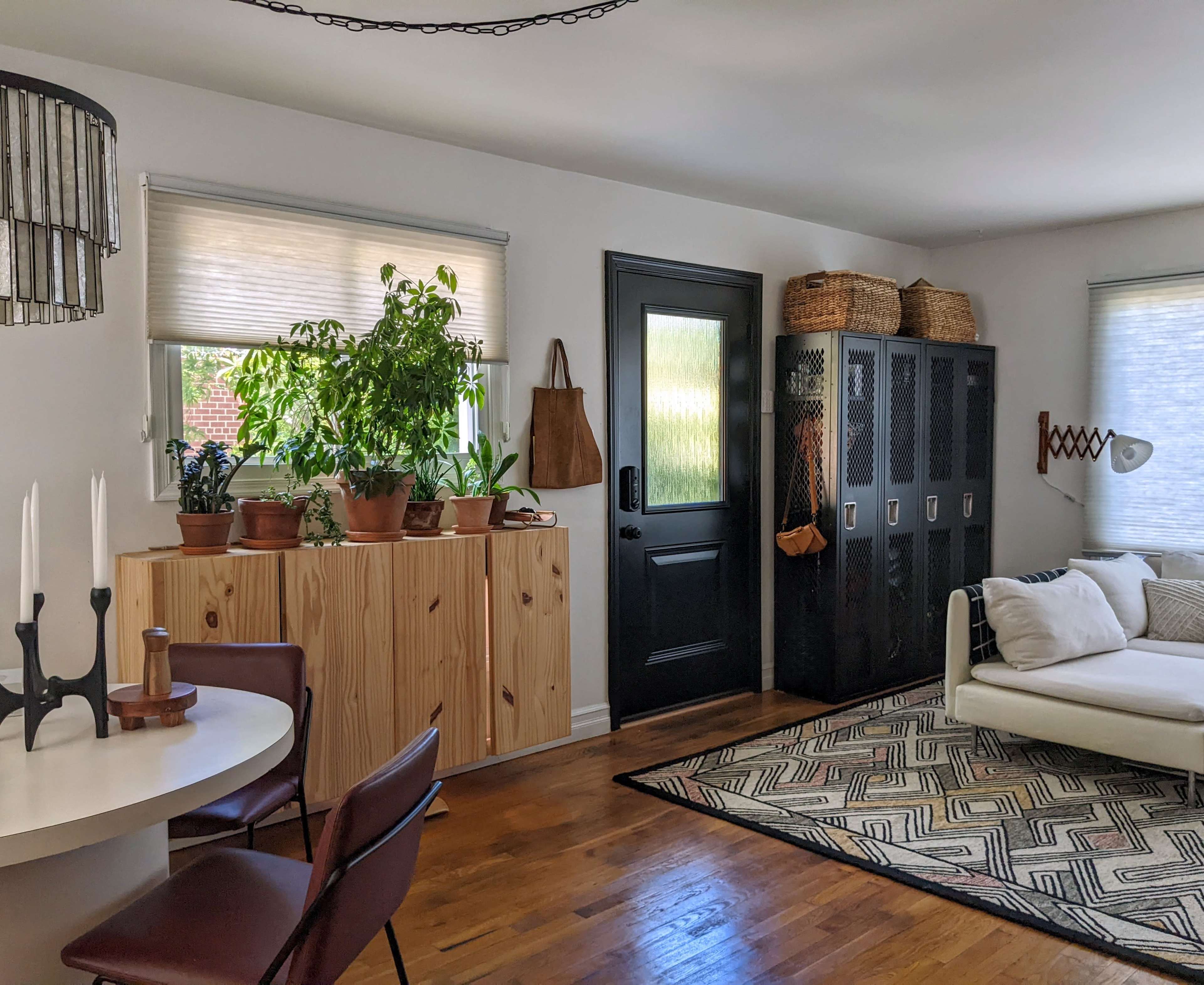 Modern decorator-owned home just outside Washington, DC Image in Arlington Mill, Arlington, VA