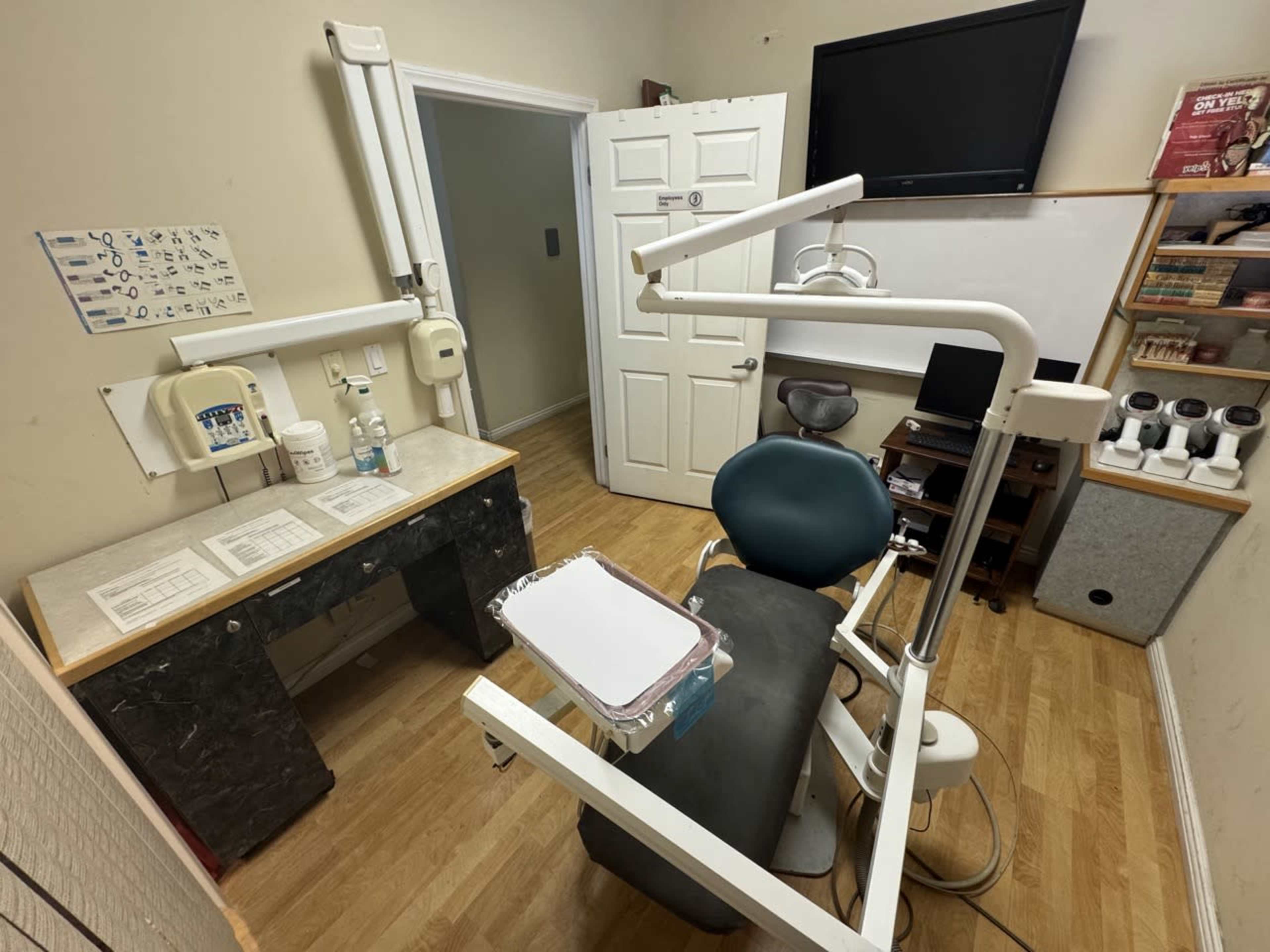 Beautiful Doctor’s Office – Perfect for Medical Scenes & Filming Image in Bungalow Heaven, pasadena, CA