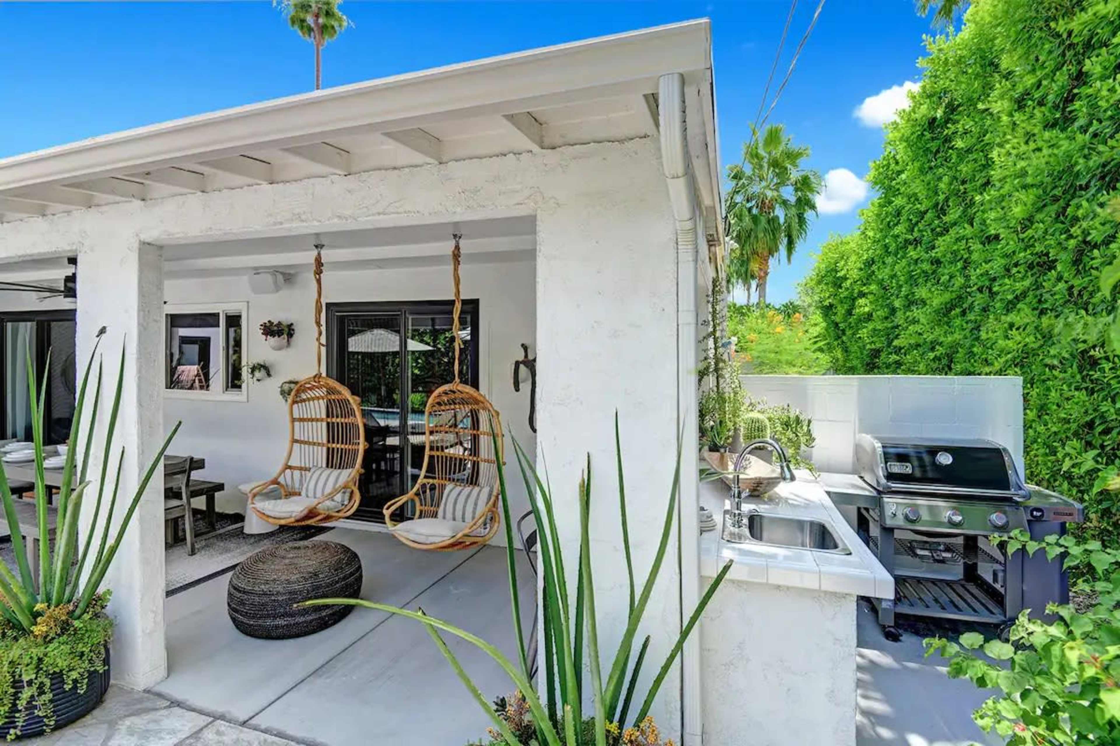 Centrally-located bungalow + Pool + Gym Image in Tahquitz River Estates, Palm Springs, CA