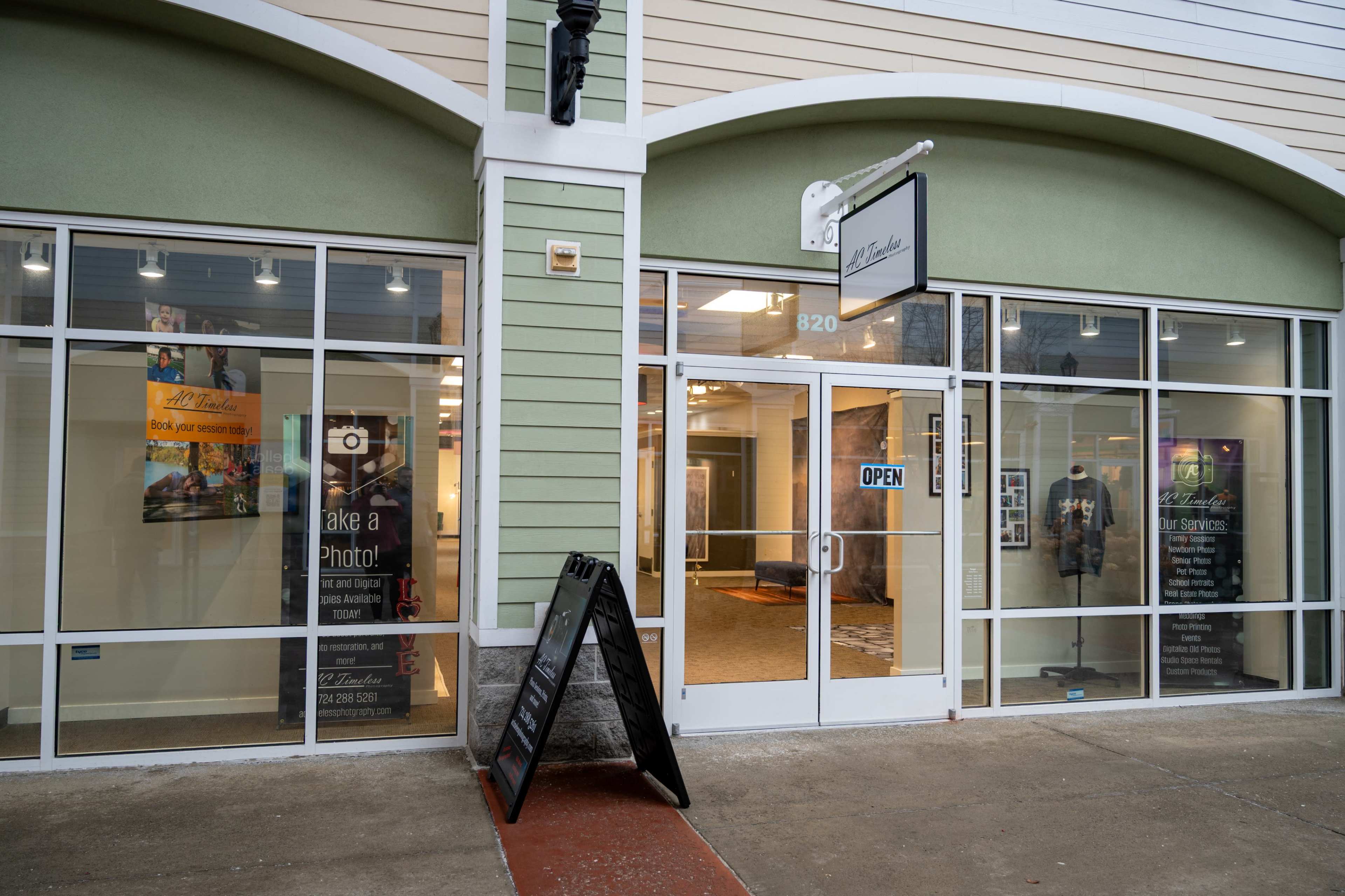 Photo Studio in convenient location with many sets and options! Image in South Strabane Township, Washington, PA