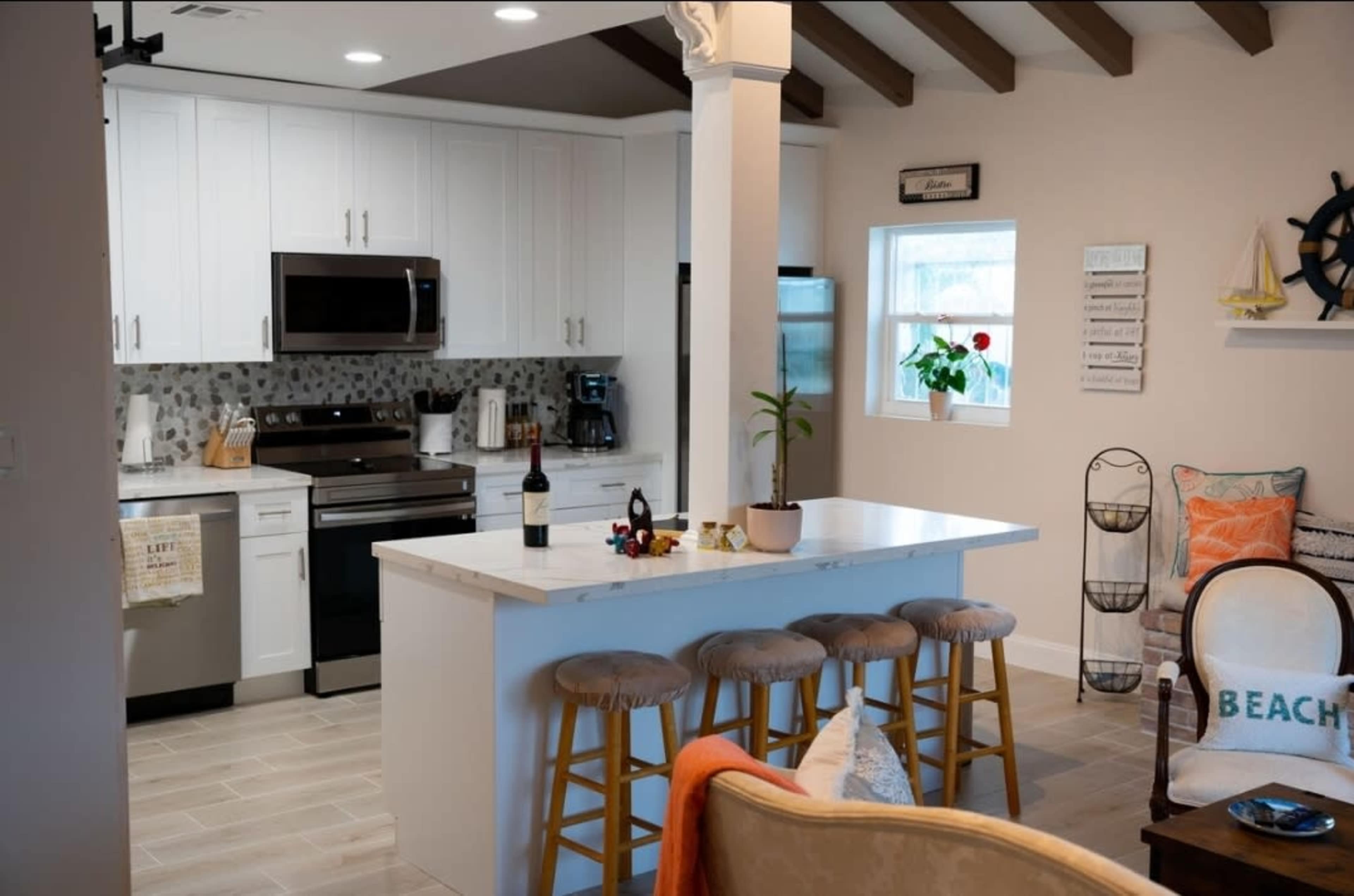 Charming Beachside Retreat: Versatile 2BR/1BA Haven for Events, Meetings, Shoots, Workshops, Etc. Image in Parker Ridge, West Palm Beach, FL