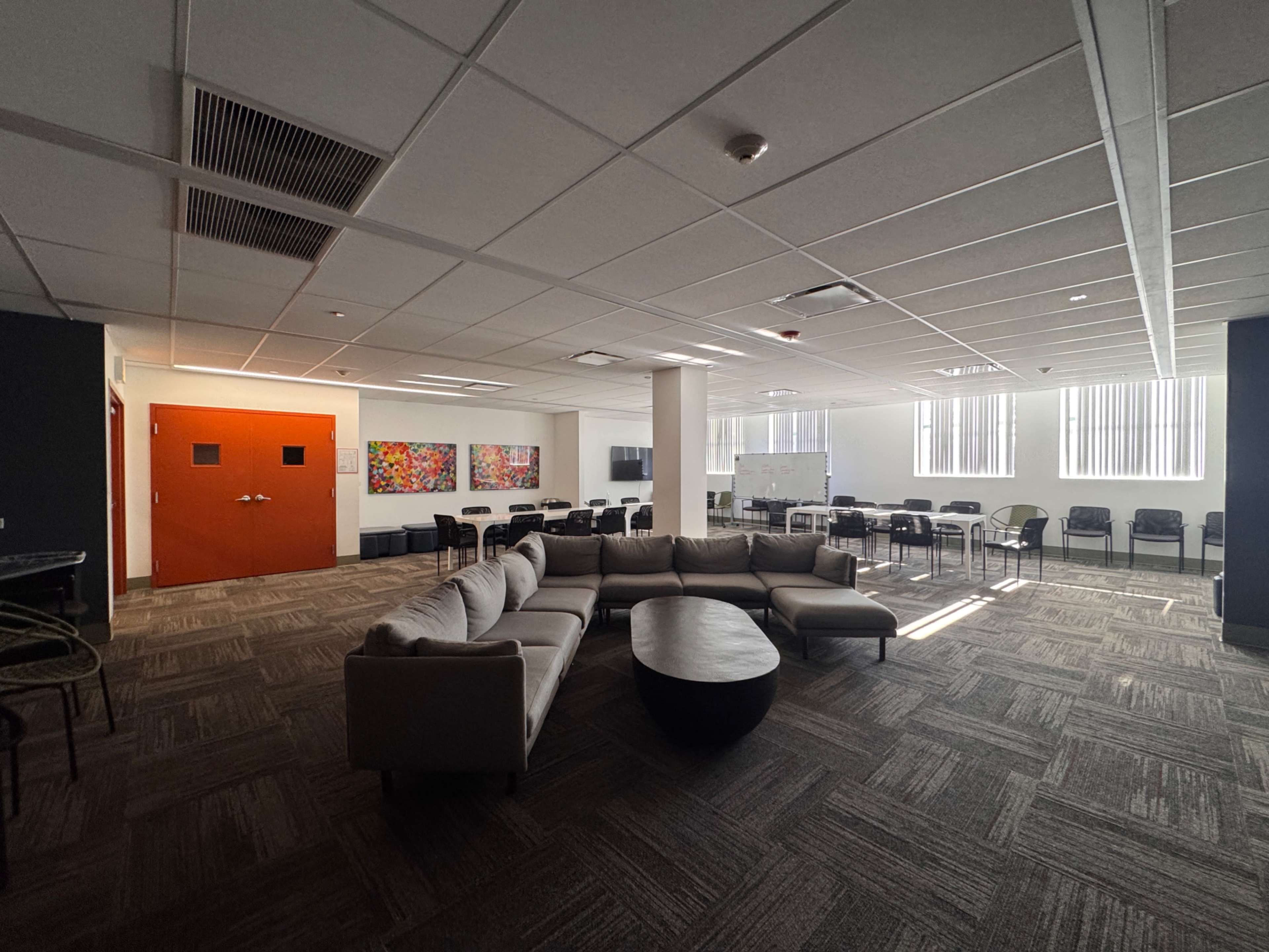 Versatile and Comfortable Meeting Space for Corporate Meetngs & Social Gatherings Image in Greater Grand Crossing, Chicago, IL