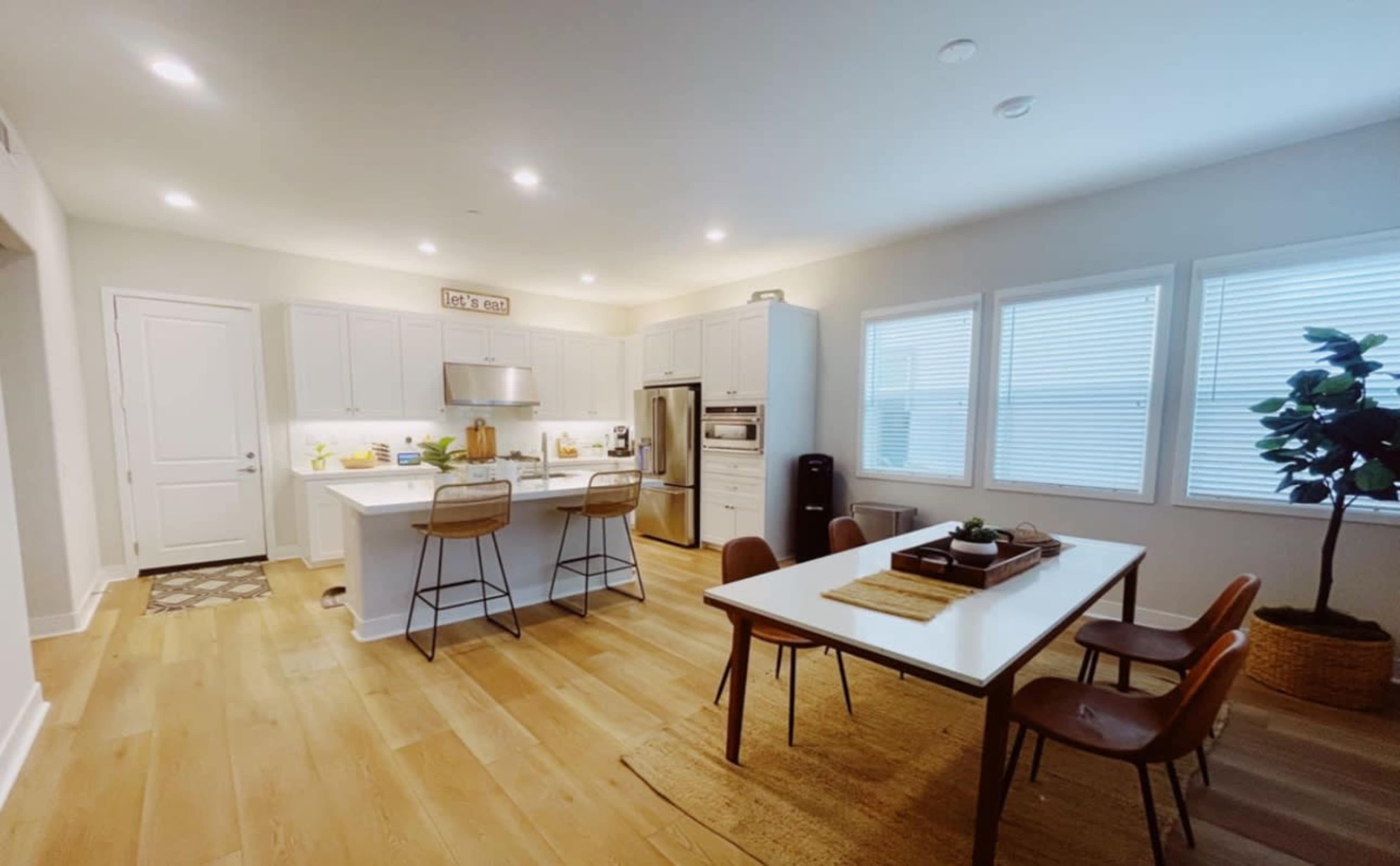 Suburban Modern Home with beautiful open kitchen Image in , Valencia, CA