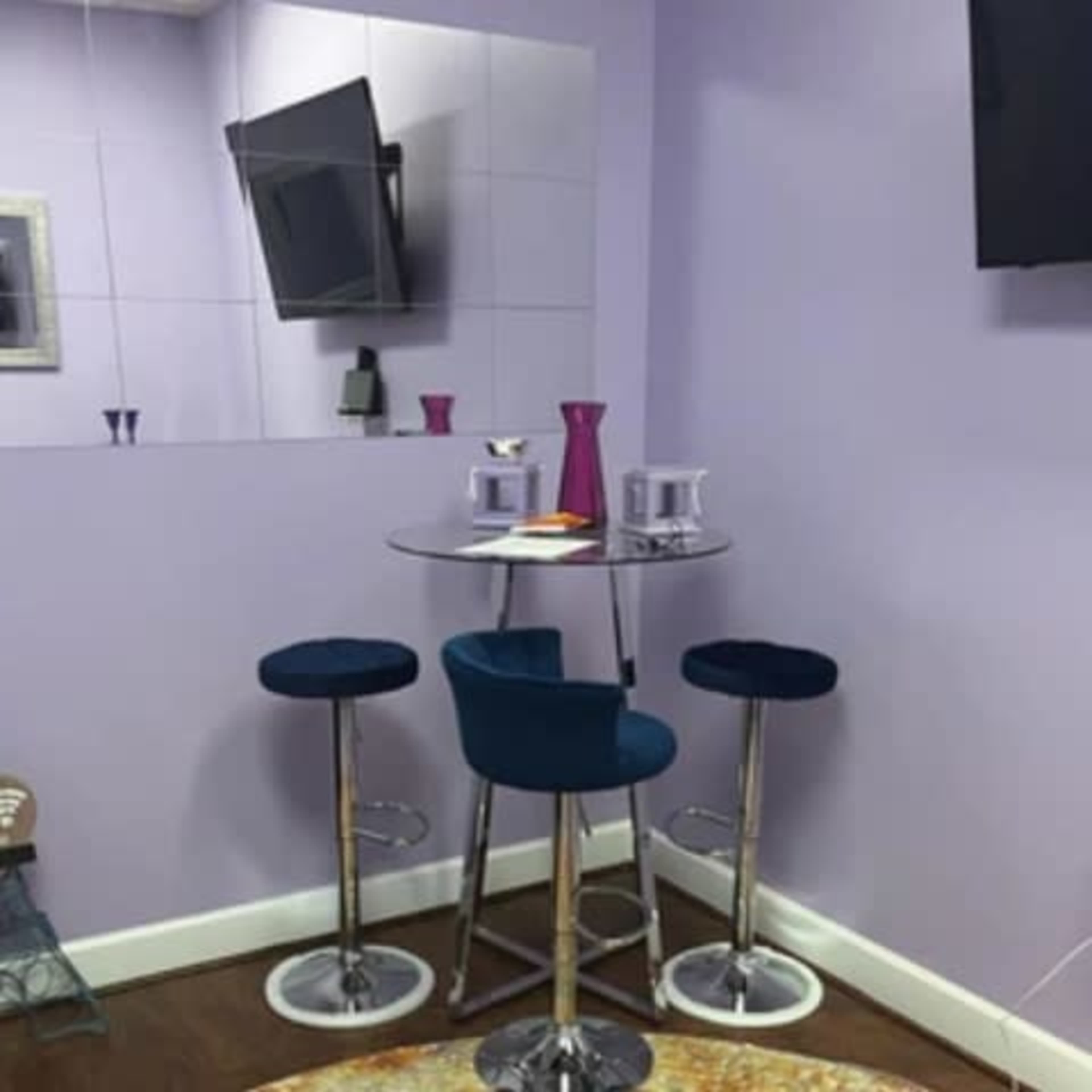 Purple Merlot Room Image in , Fredericksburg, VA