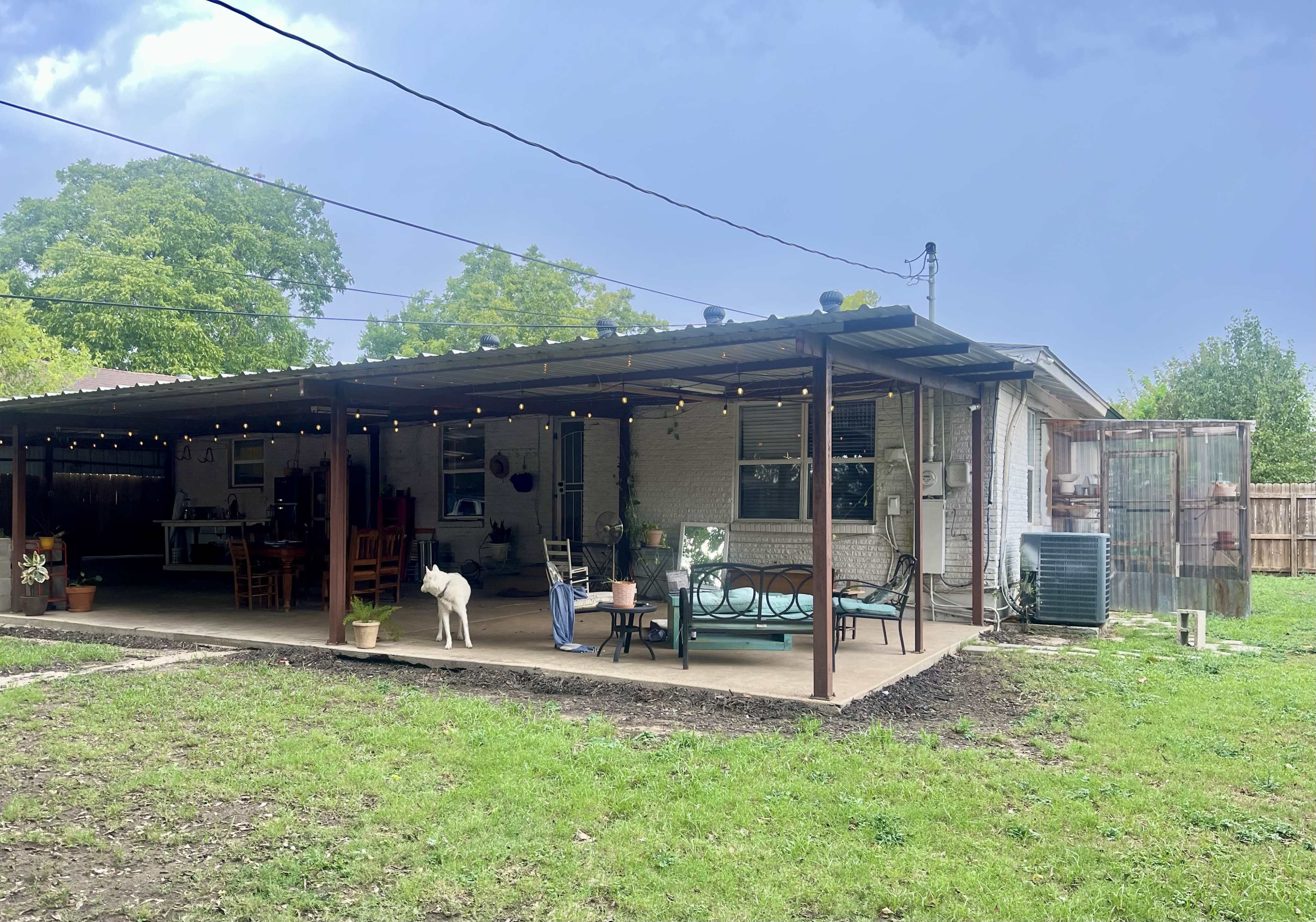 Verdant Ranch House Compound 5 Minutes from Downtown Image in Morningside, Fort Worth, TX
