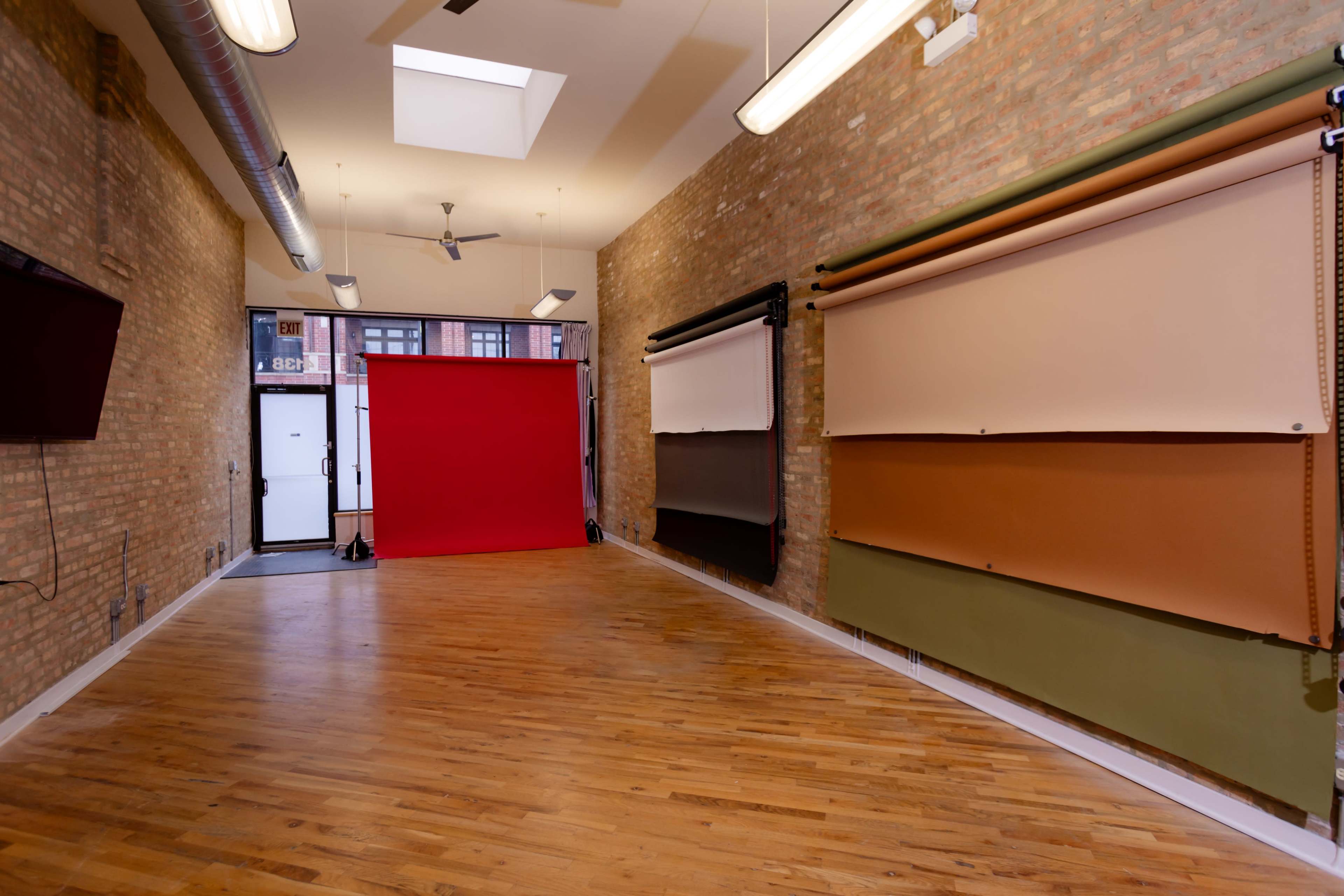 Centrally Located Studio with Incredible Lighting Image in Irving Park, Chicago, IL