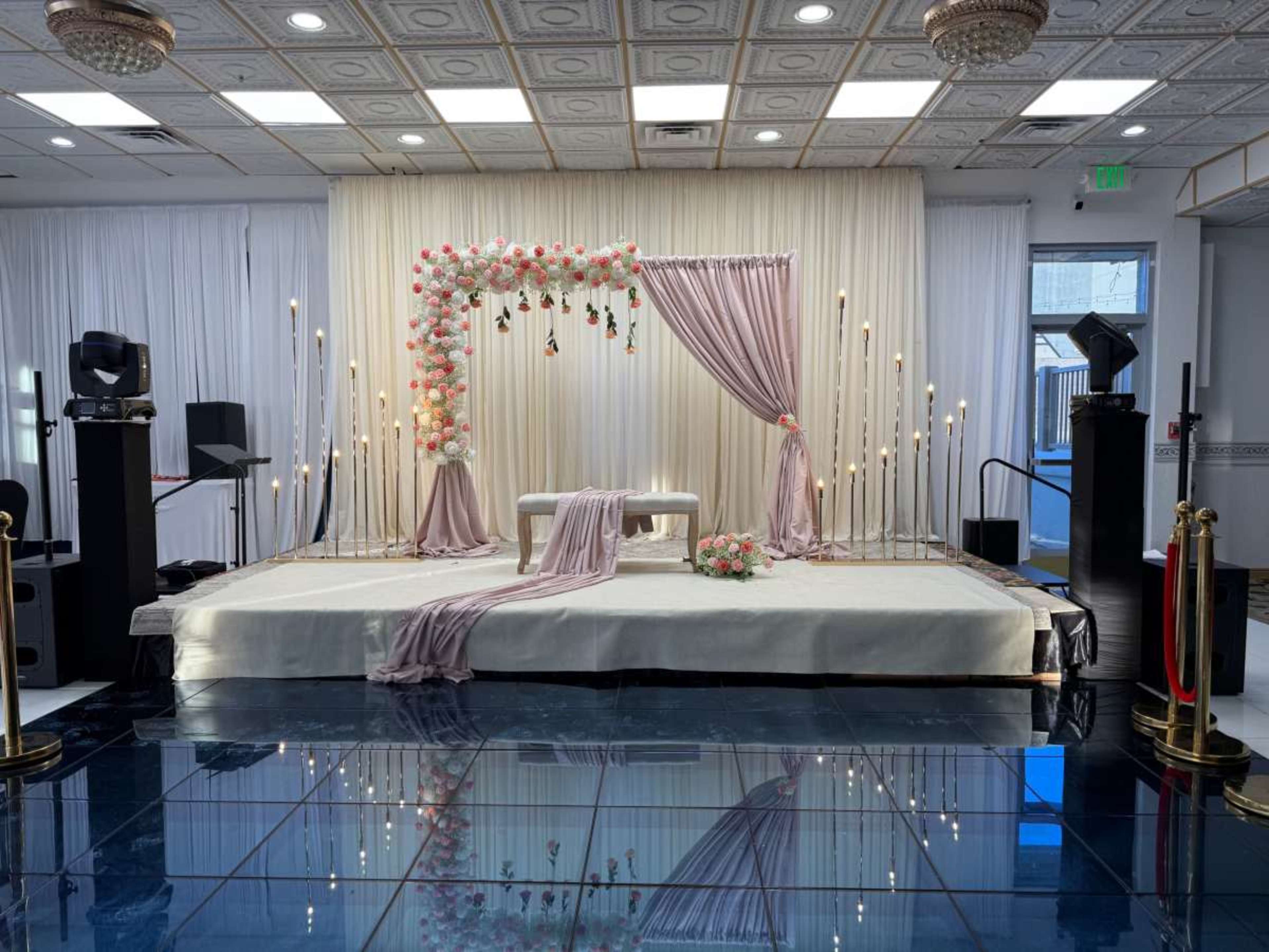 Premium banquet Hall for, Cooperate meetings, Weddings, Birthday party etc Image in Lone Tree, Lone Tree,, CO