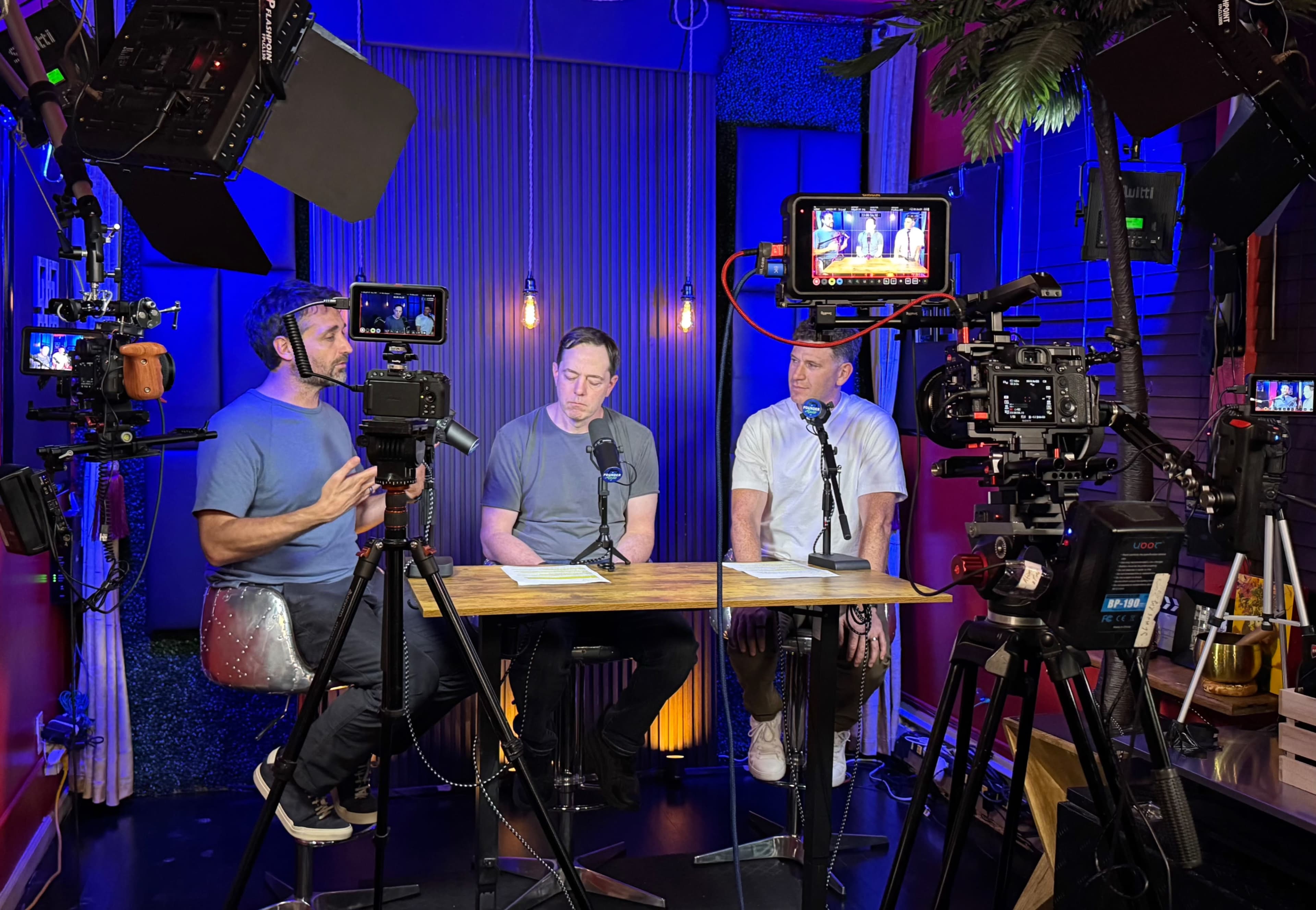 PODCAST VIDEO  STUDIO -$149/hr. - FREE VIDEOGRAPHER & FREE PODCAST VIDEO 4K - GREEN SCREEN - Pro Video/Photo Studio Equipped with Videographer, Pro 4K Cameras, GREEN SCREEN, Pro Lenses, Pro Lighting, Pro Sound. For Video Interviews Turn Key Ready to Film & Shoot. Multiple Camera Switchboard, LiveStream or take the Raw Footage with you. Photo Shoot | Video Shoot | Multiple camera switchboard for corporate event professional live streaming videos and interviews.  \ Image in North Beach, San Francisco, CA