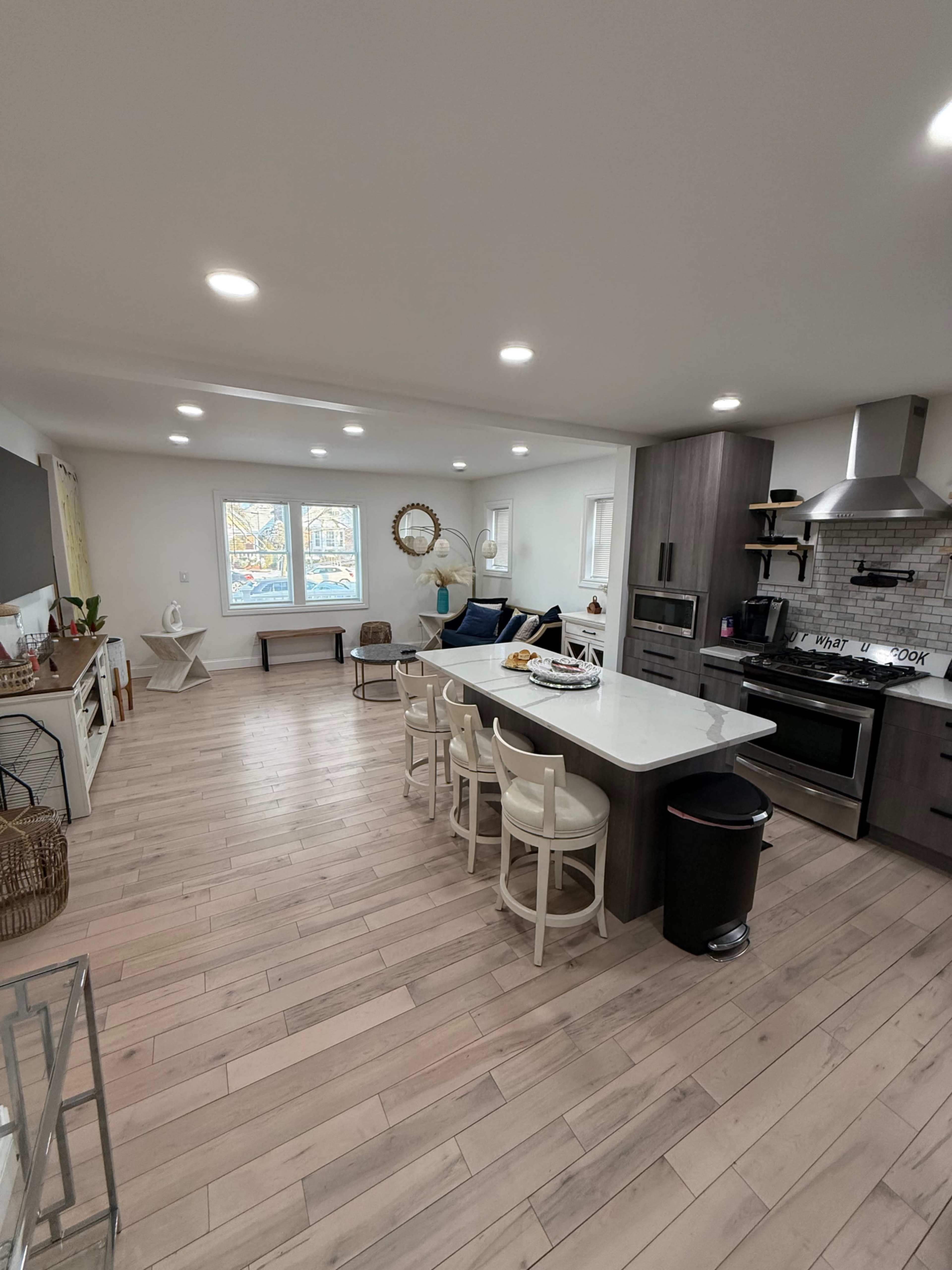 Spacious & luxurious space Image in Hempstead, Elmont, NY