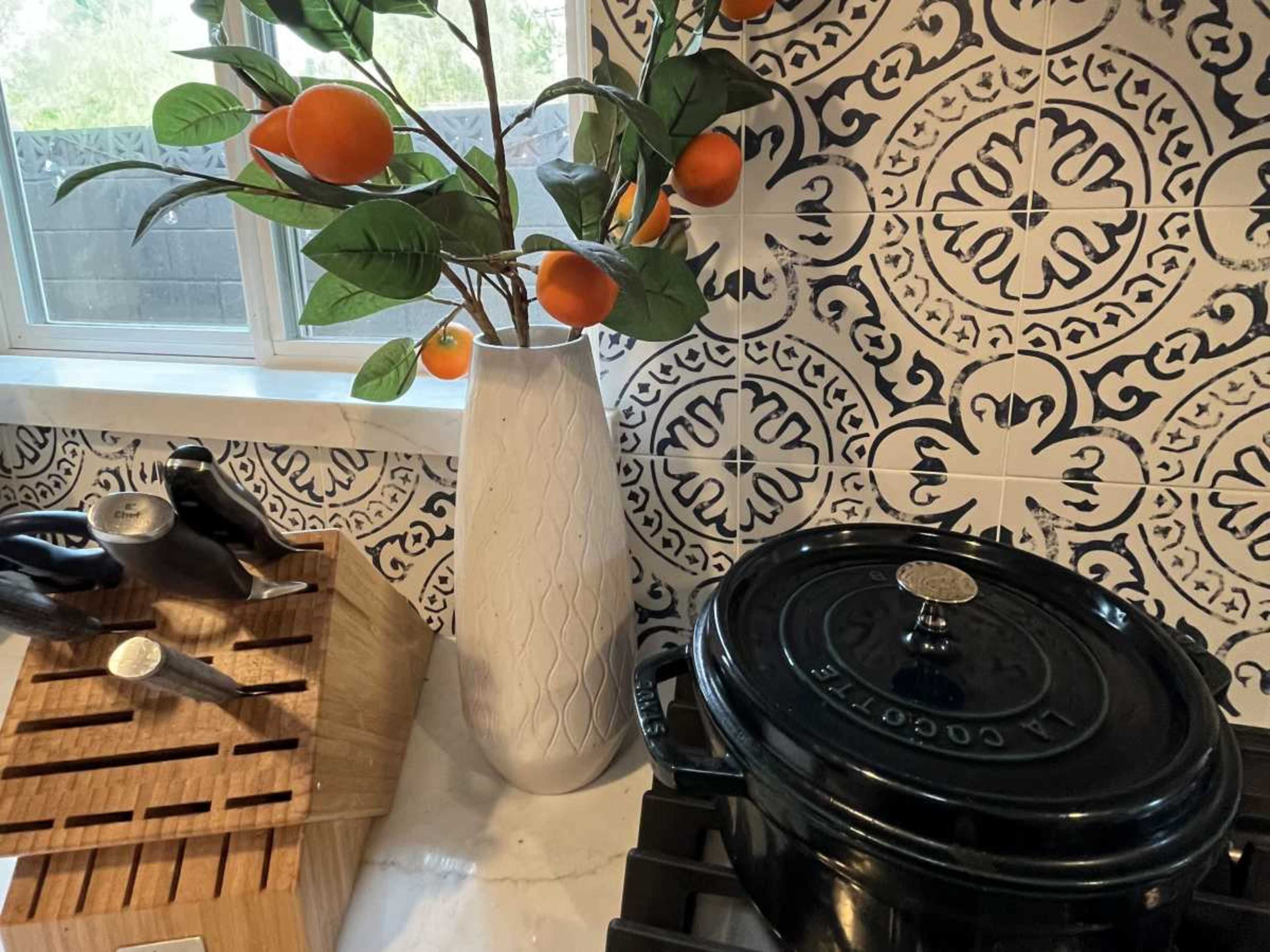 Open Concept Kitchen & Living Room in Calabasas Image in Saratoga Ranch, Calabasas, CA