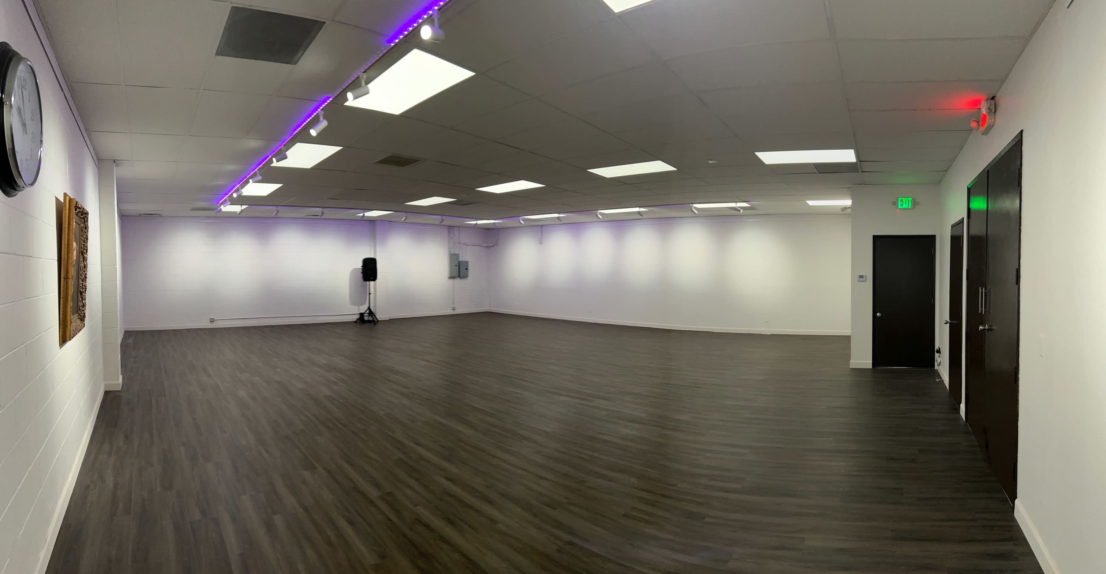 1,600 sq ft Modern Open Clean Event Space Fully Equipped Image in Moorpark, Glendale, CA