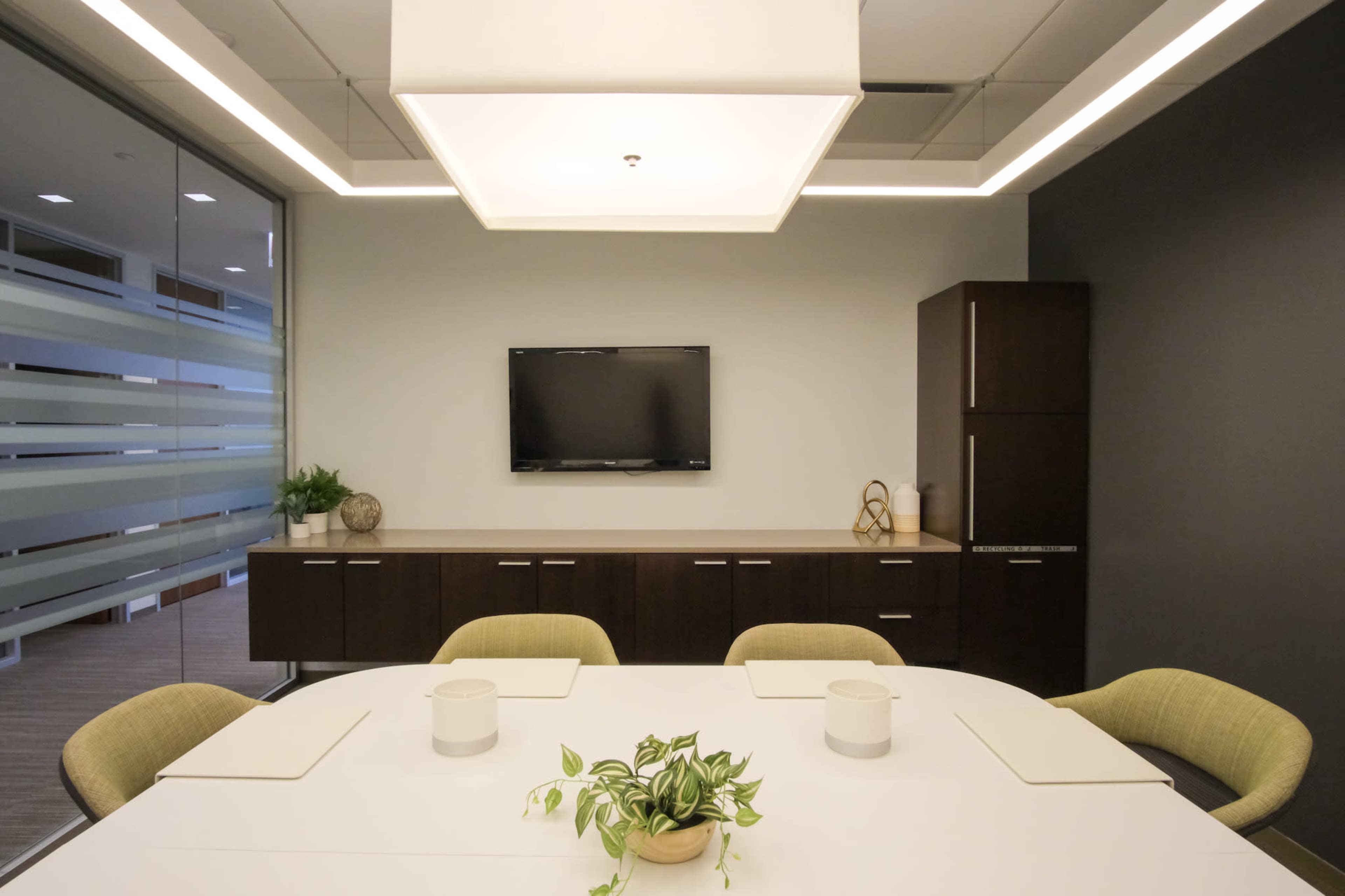 Executive Huddle Room Image in Schaumburg Township, Schaumburg, IL