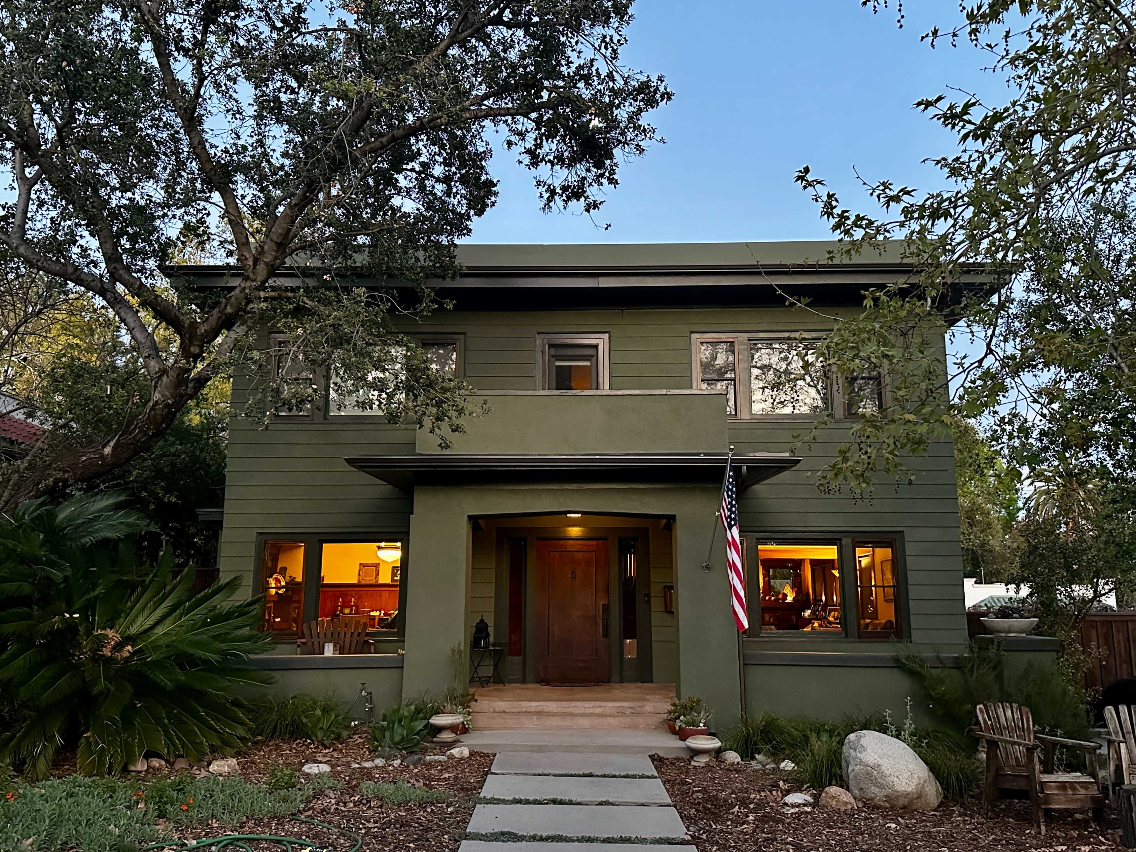 Historic Craftsman with Lush Garden Image in Historic Highlands, Pasadena, CA
