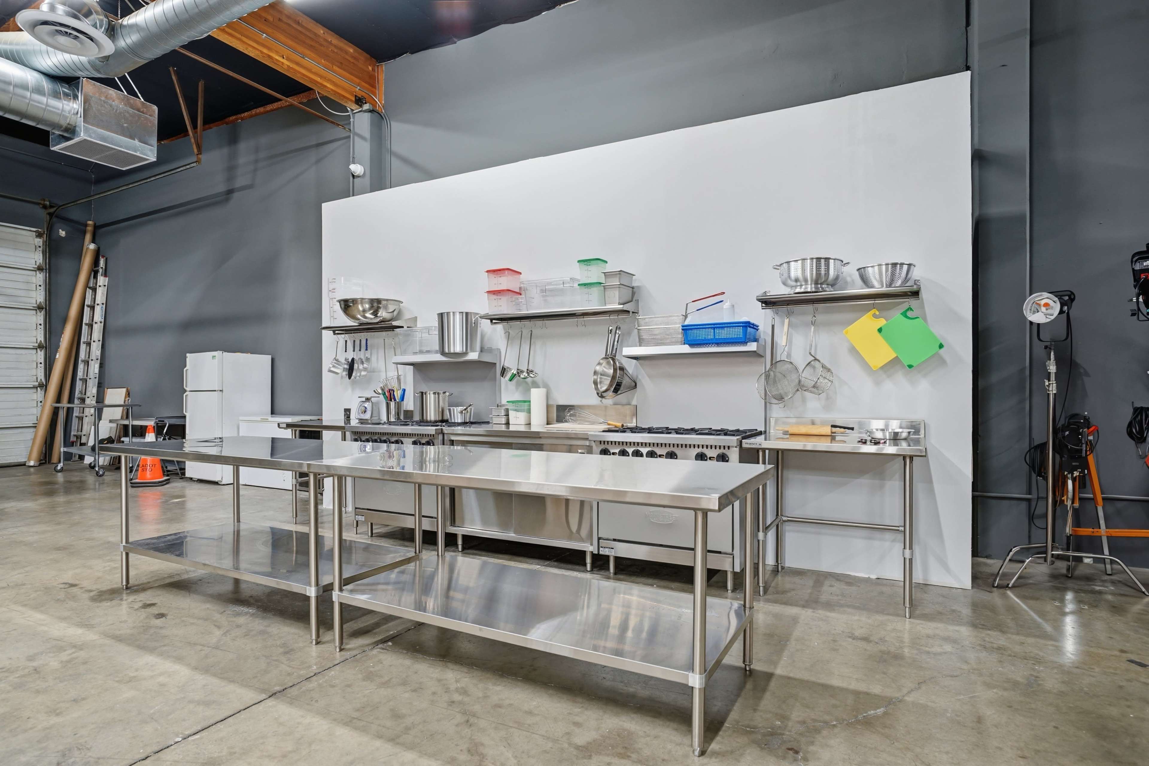 Commercial Food Service Kitchen Image in Chatsworth, Chatsworth, CA