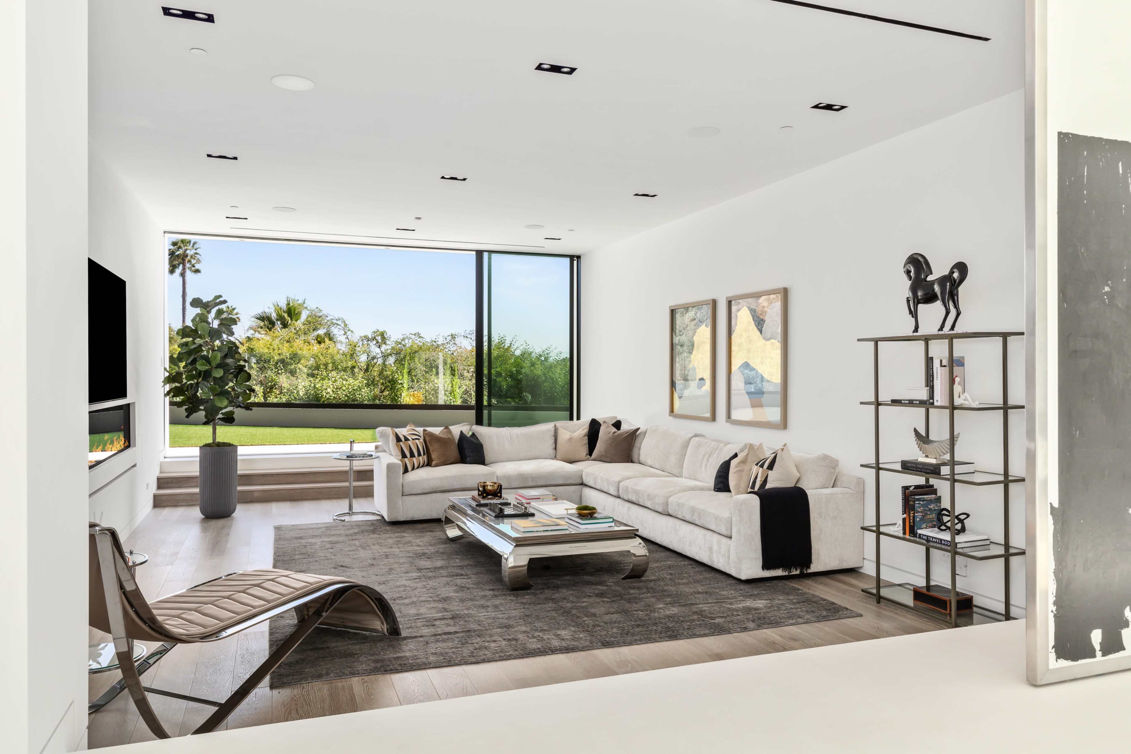 Beverly Crest Image in Trousdale Estates, Beverly Hills, CA