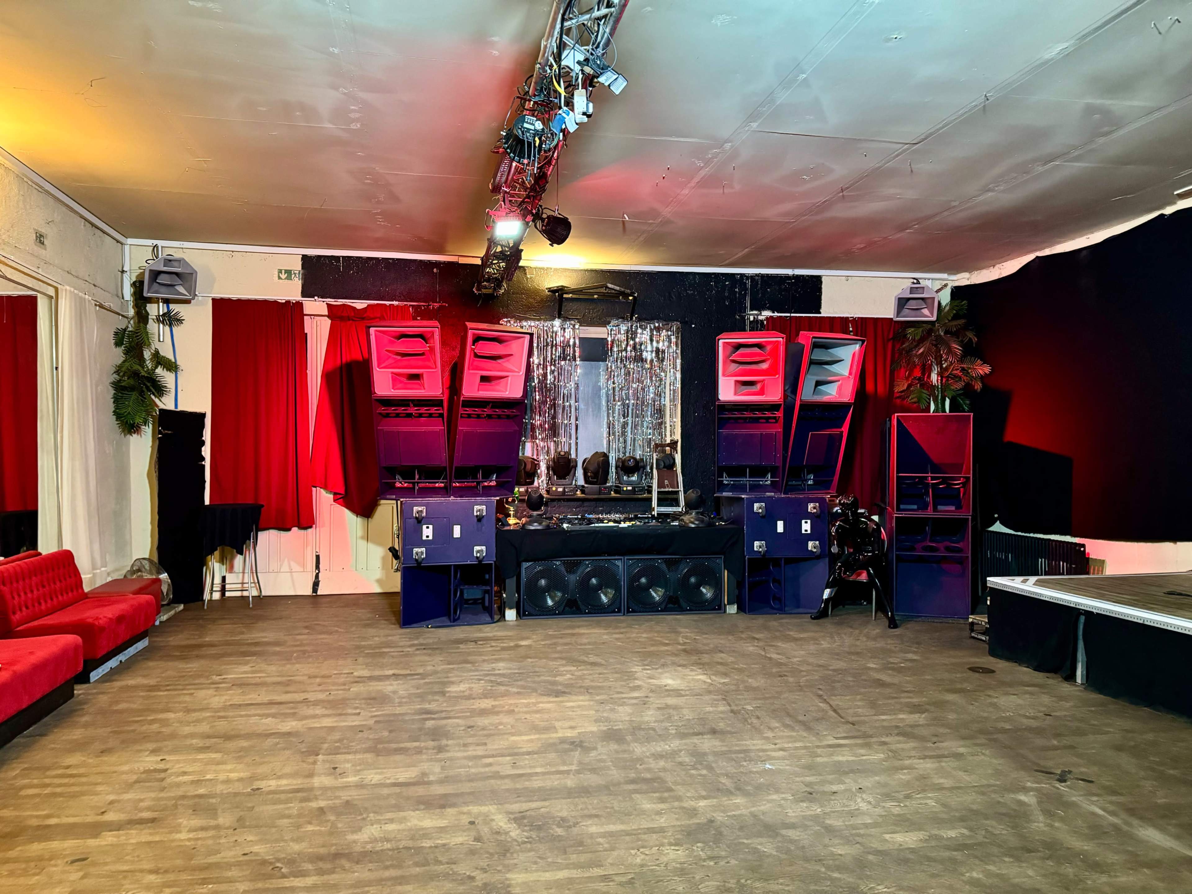 Ehemalige Schreinerei und Tanzschule - Loftlook, BerlinStyle Image in Gewerbegebiet Aschauerstraße, München