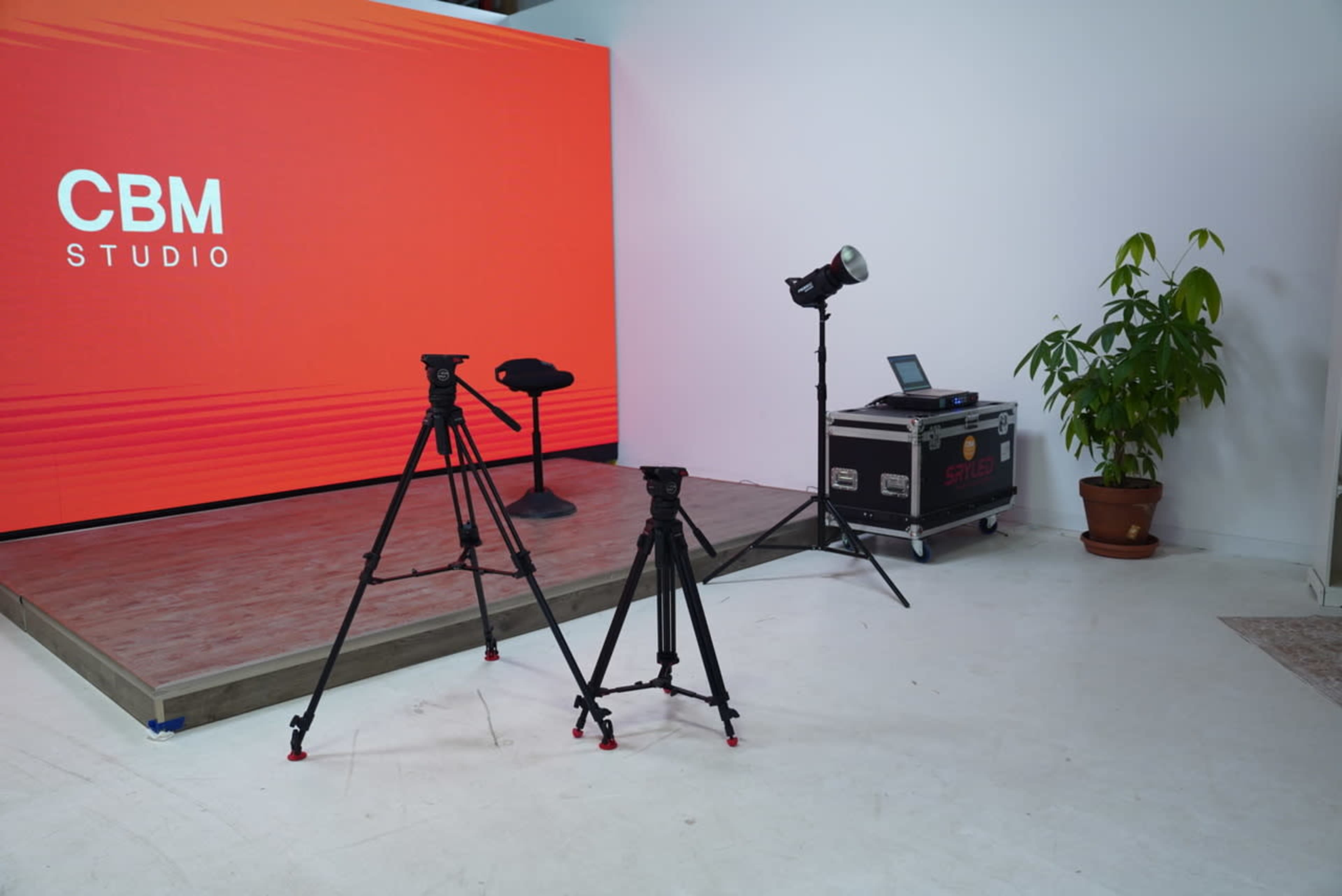 Creative Studio with LED Wall, Kitchen & Podcast Setup Image in Markham, Markham, ON