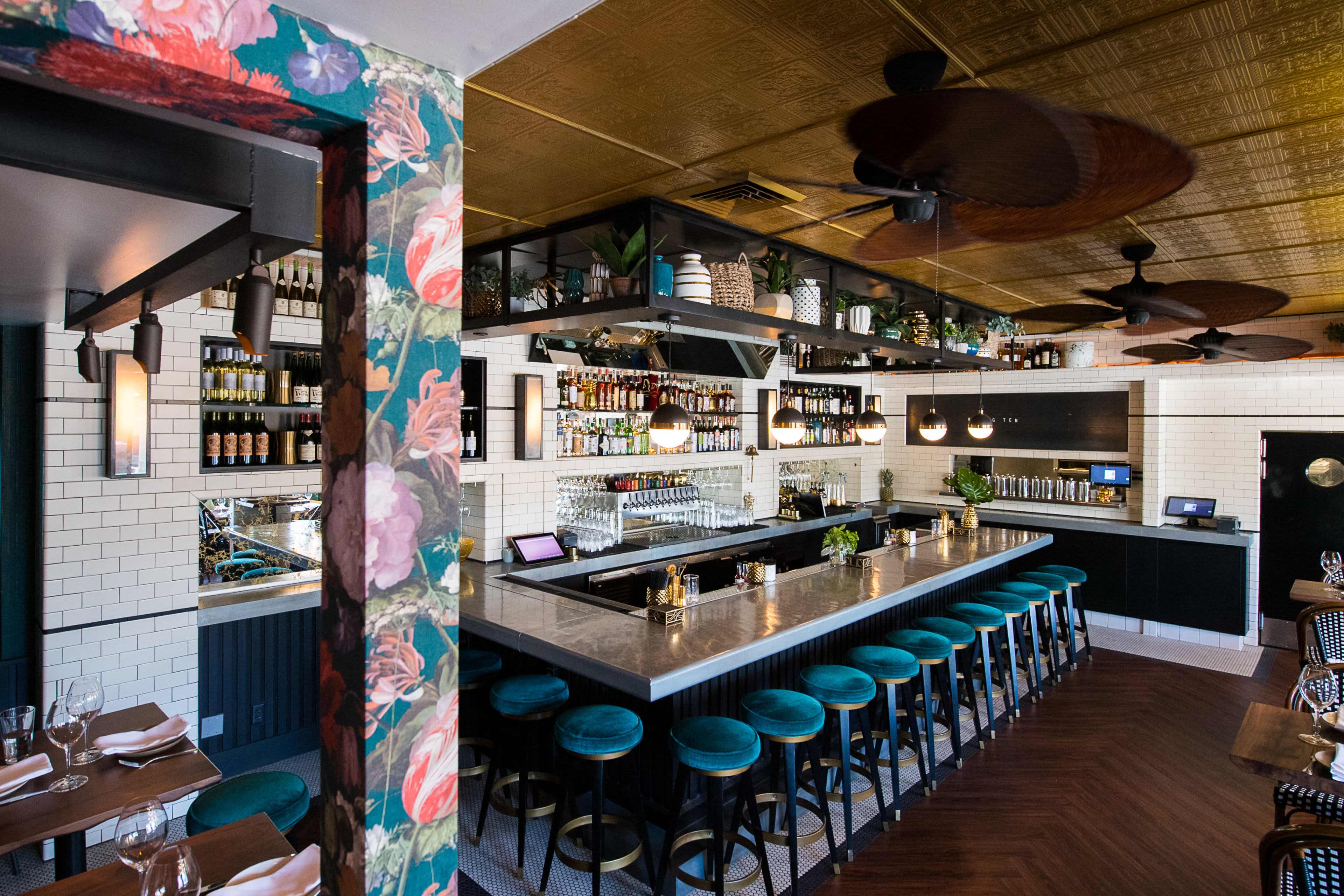 Santa Monica Cozy & Charming Lounge Image in Sawtelle, Los Angeles, CA