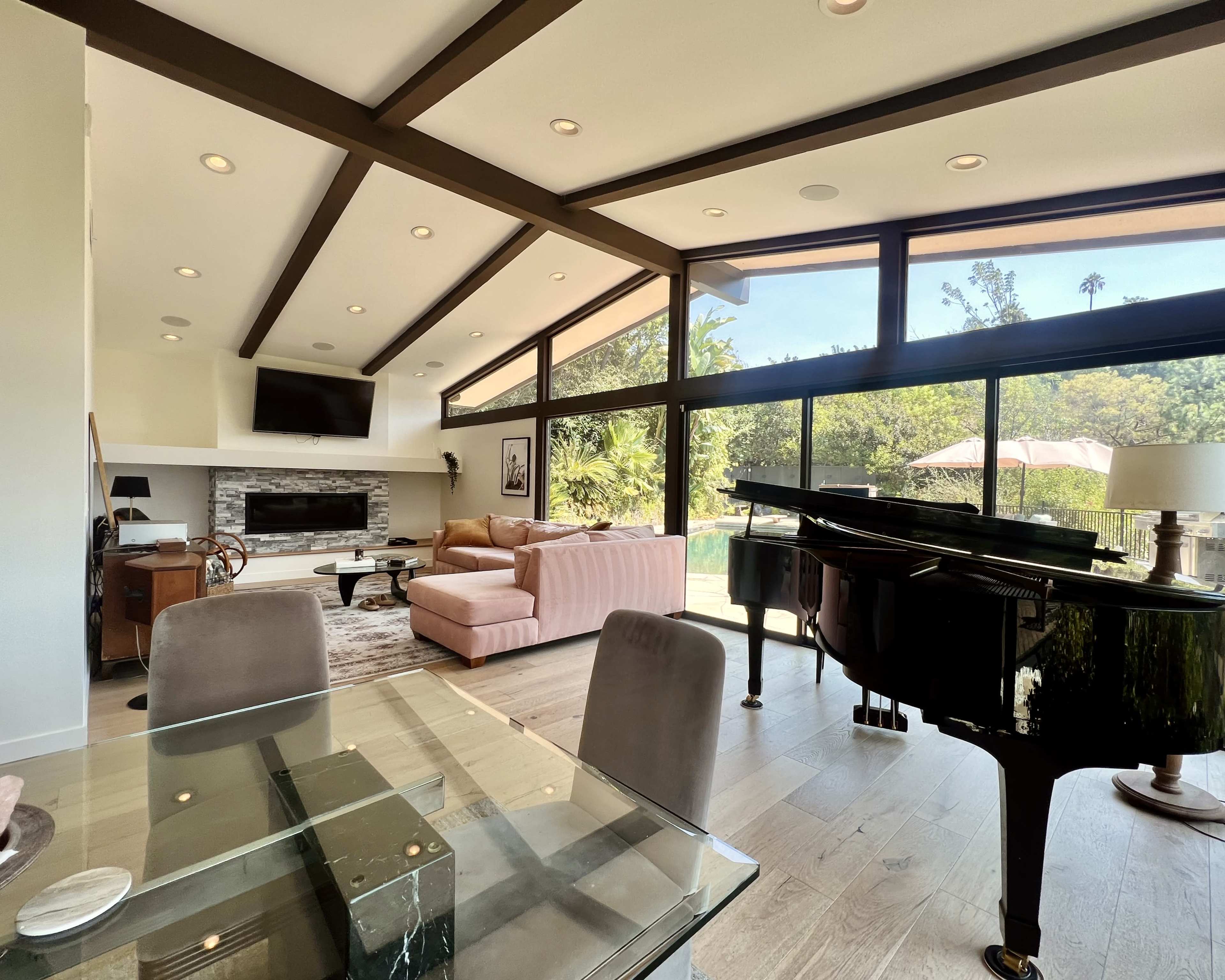 Mid-Century Modern House with Mountain Views Image in Studio City, Studio City, CA