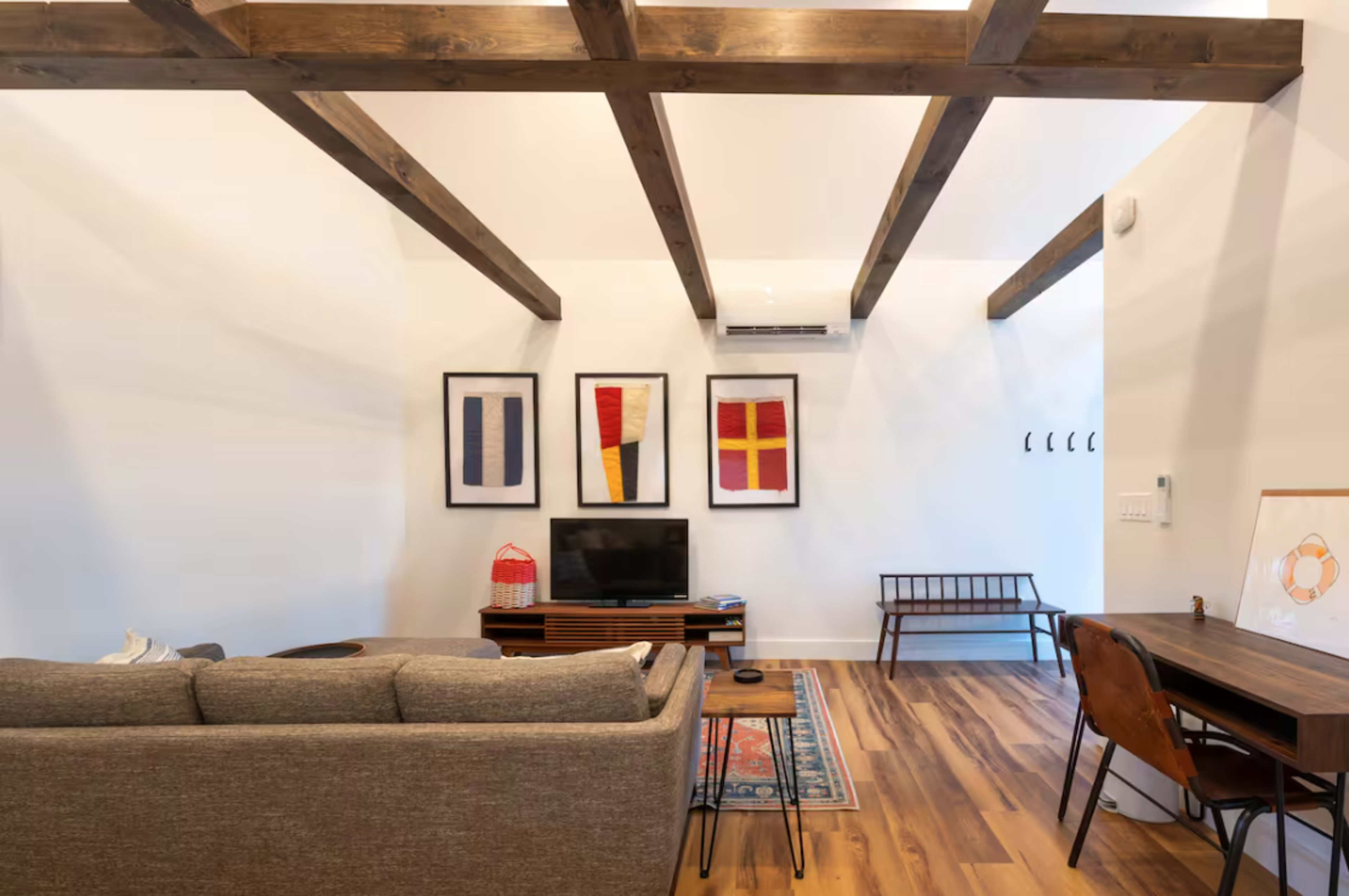 Modern and Charming Small Guesthouse Image in York Harbor, York, ME
