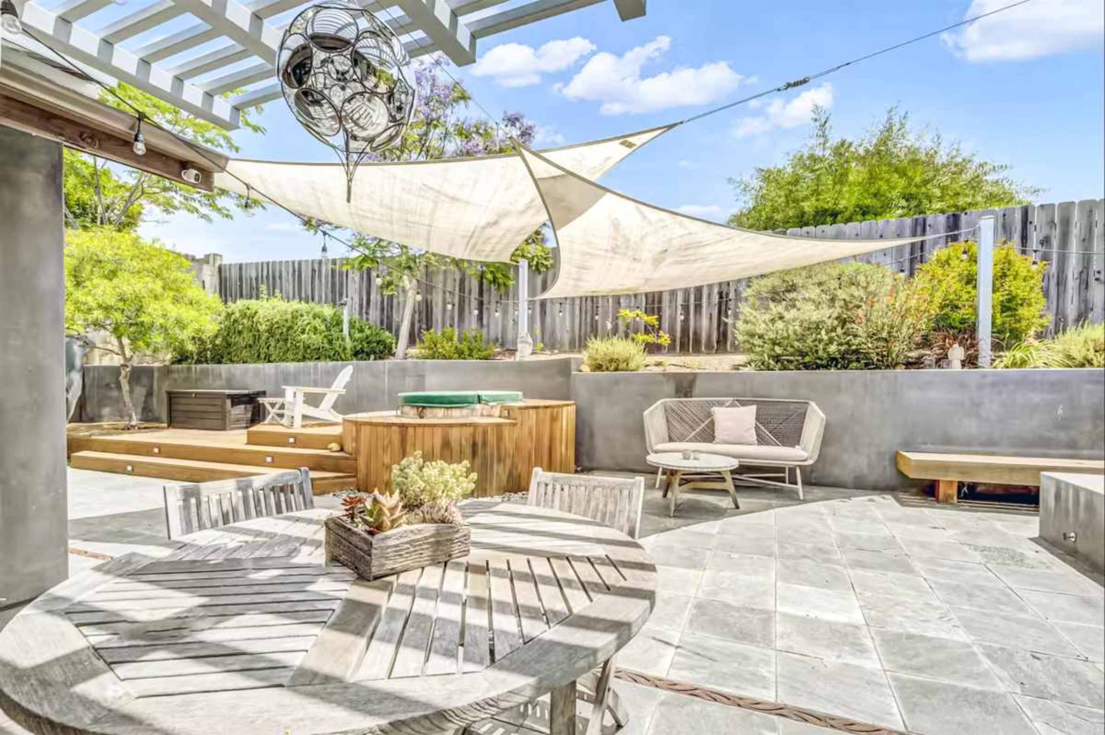 Coastal Encinitas Bungalow — Bright, Stylish & Perfect for Shoots Image in Leucadia, encinitas, CA