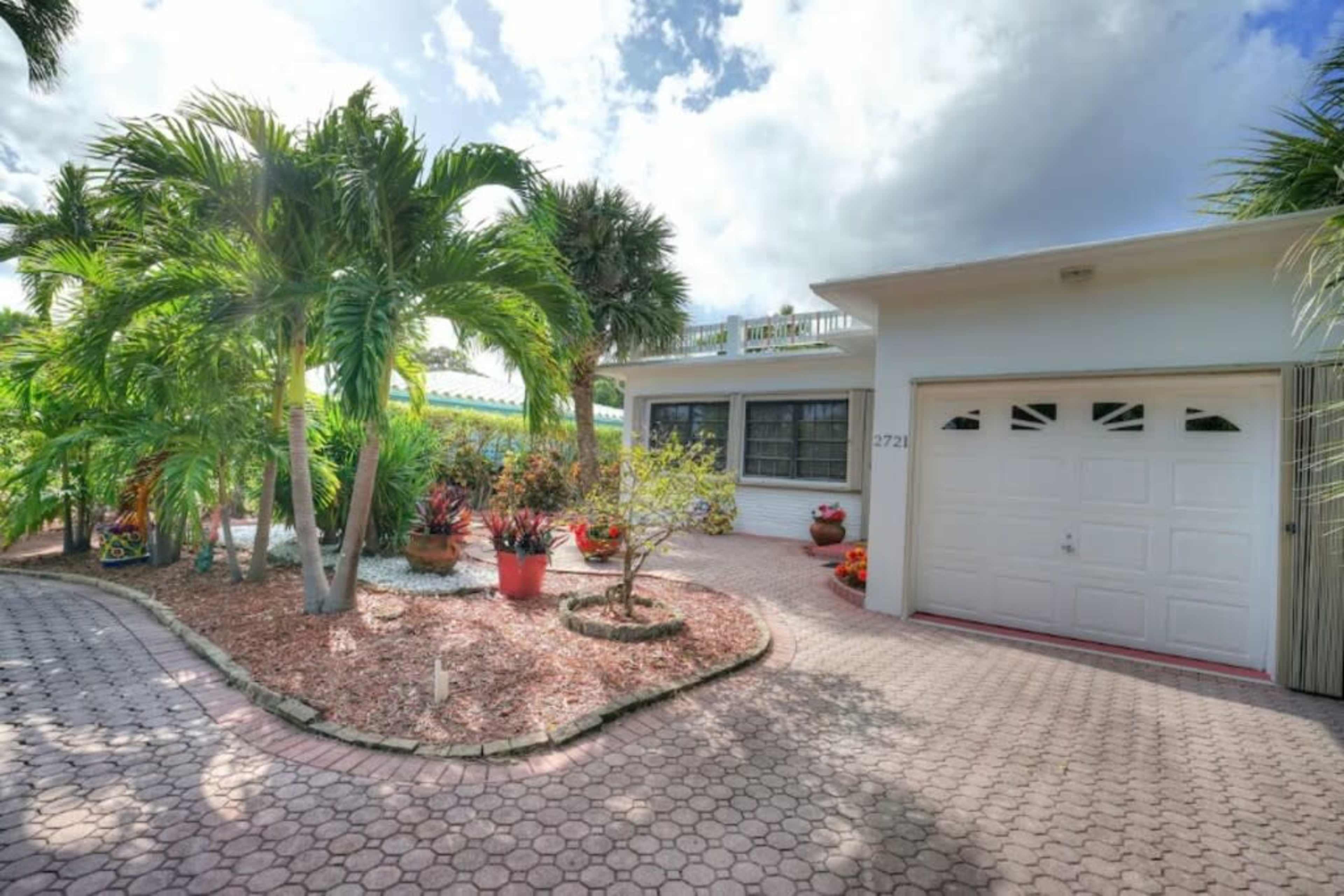 Beachside Cottage, direct Ocean Access Image in Lauderdale Beach, Fort Lauderdale, FL
