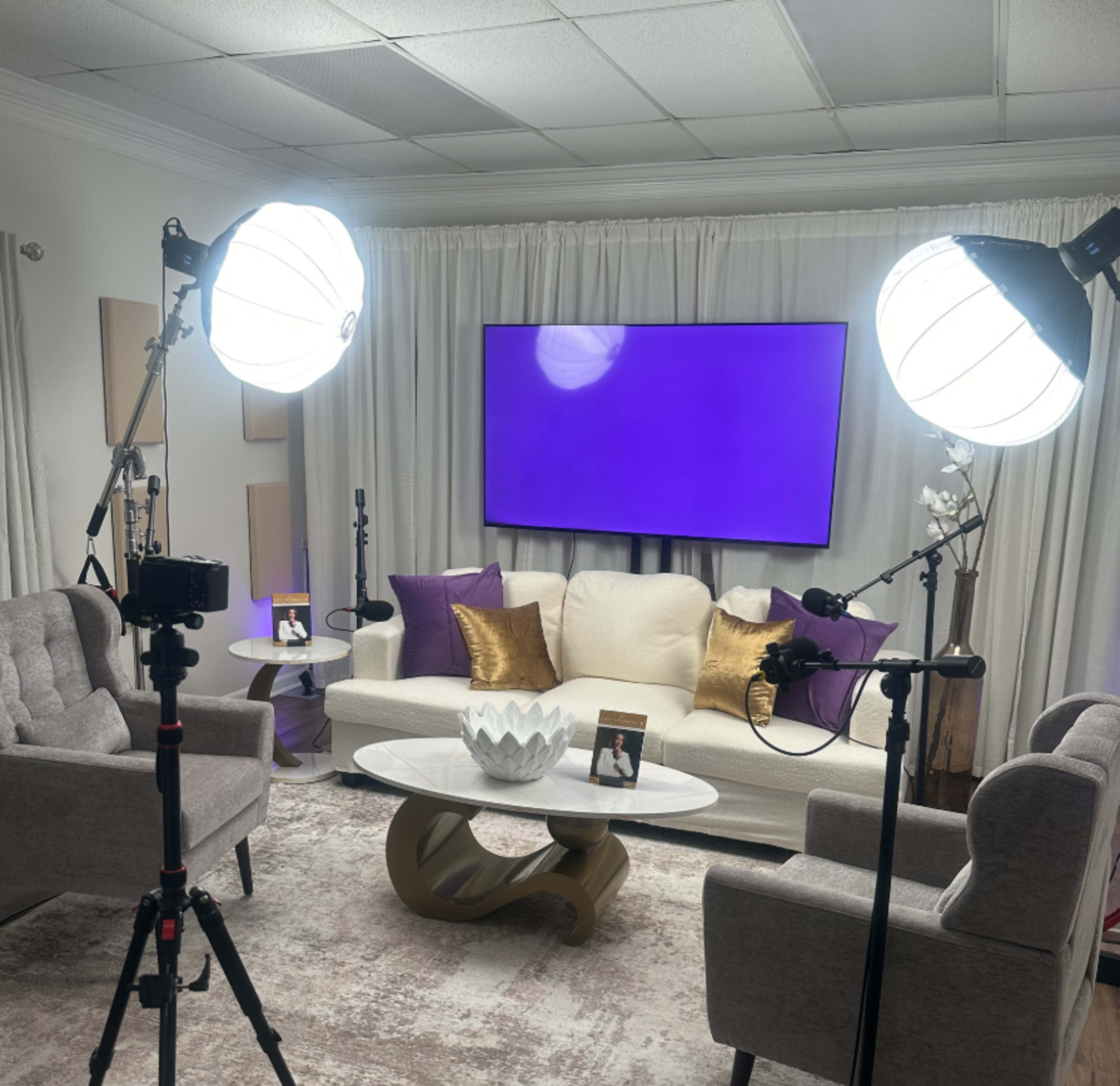 Turn Key podcast studio for creators and entrepreneurs Image in Lobdell/Woodale, Baton Rouge, LA