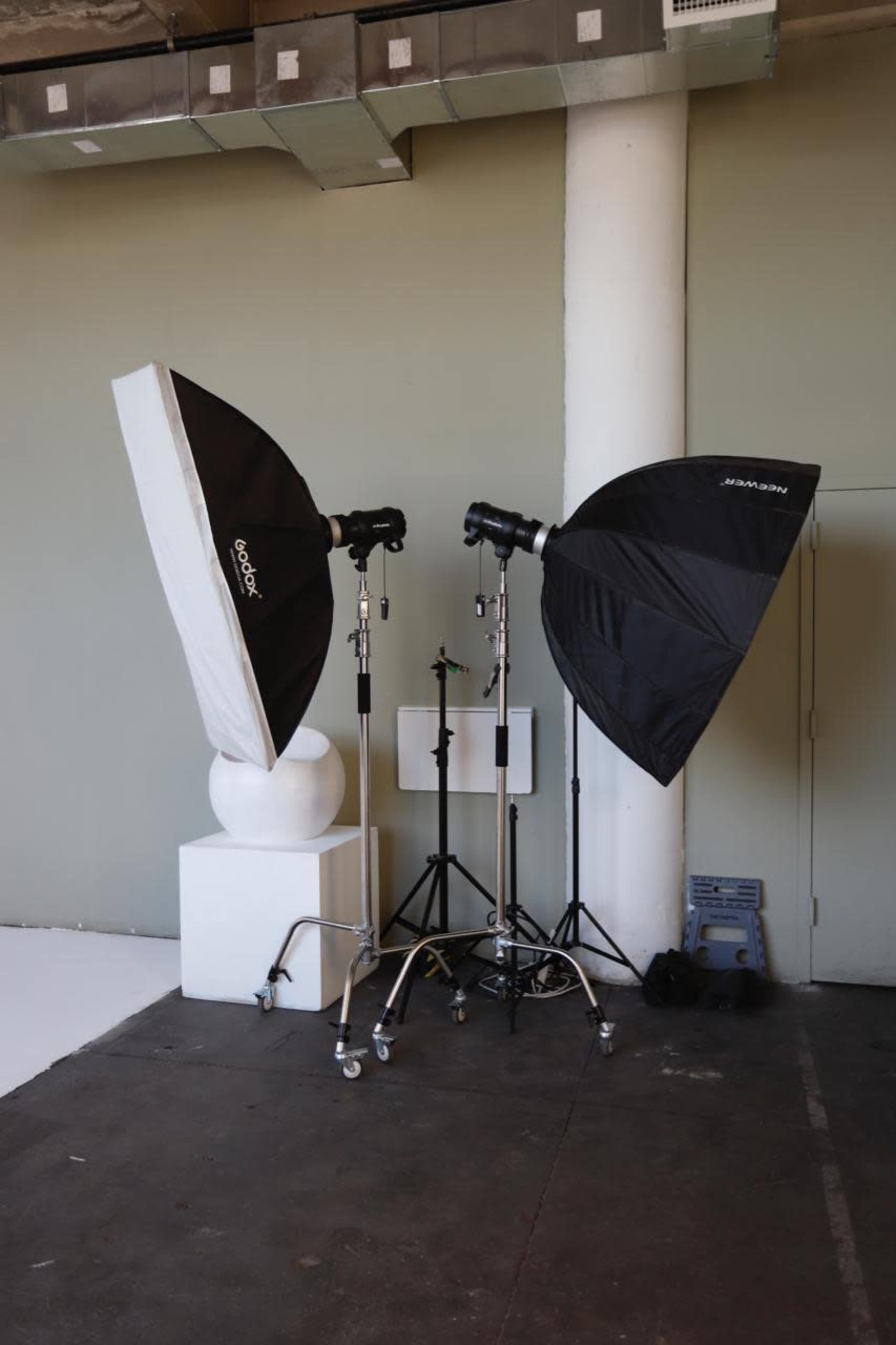 Cyclorama + Backdrops + Flashes Image in East Williamsburg, Brooklyn, NY