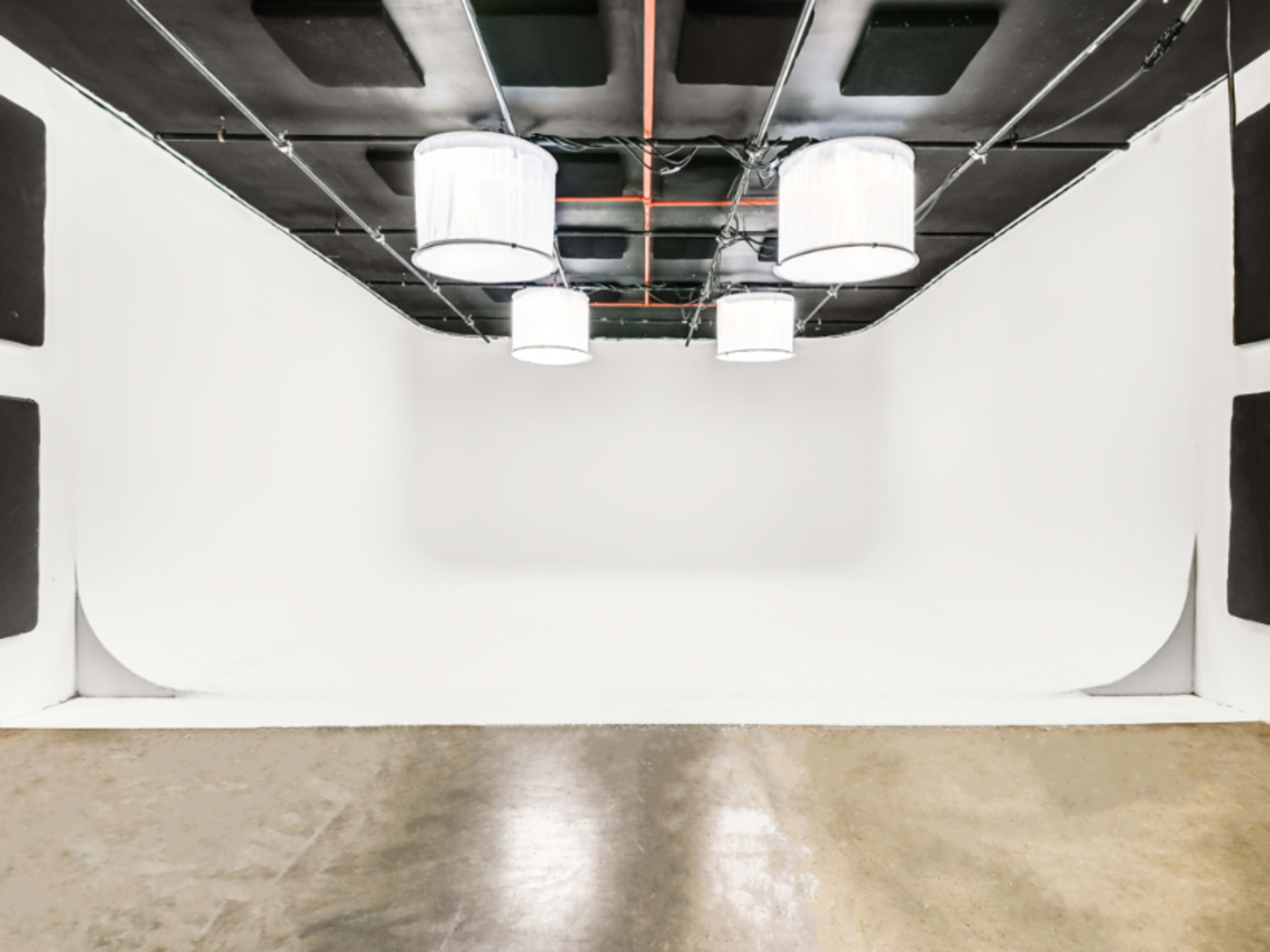 CYCLORAMA WALL