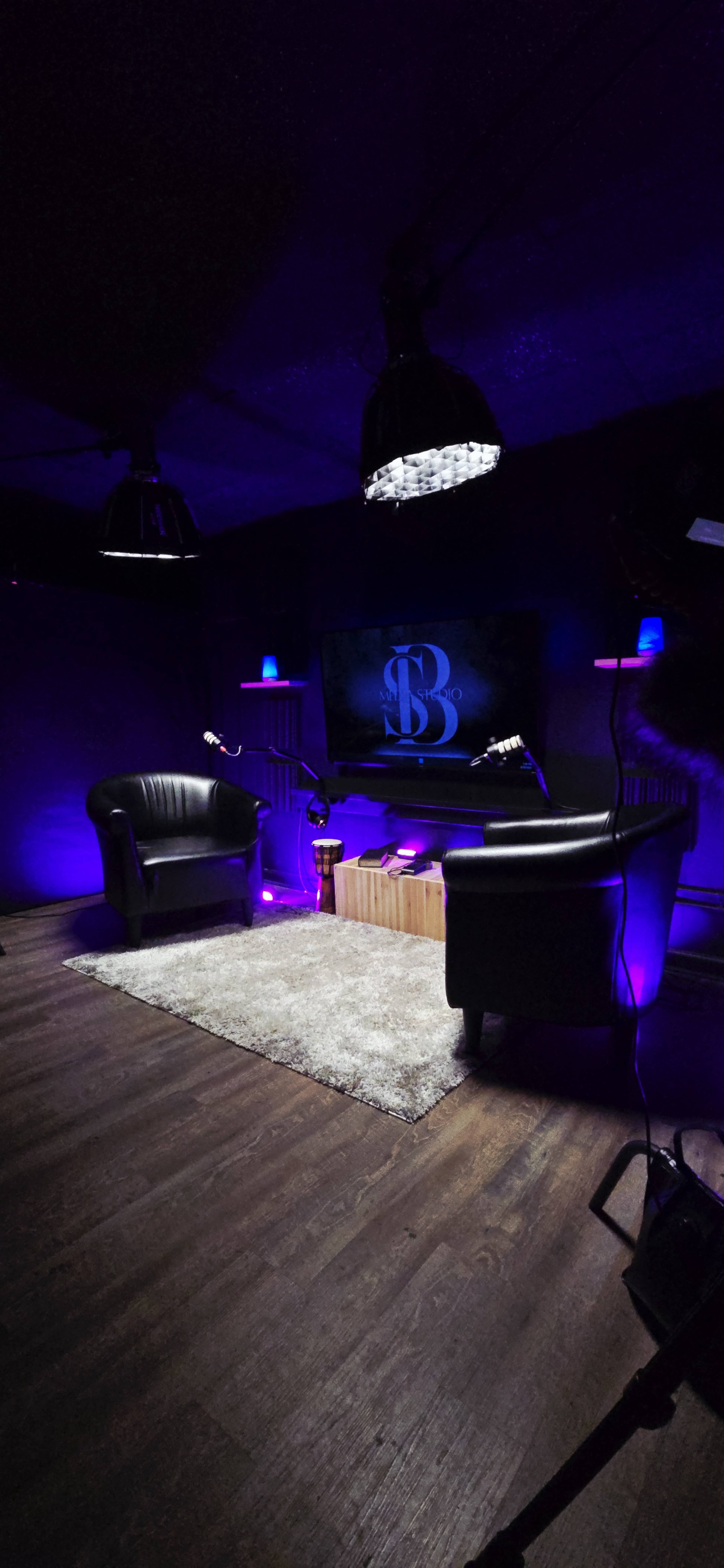 Cozy Podcast recording studio Image in Crystal Lake, LAKELAND, FL