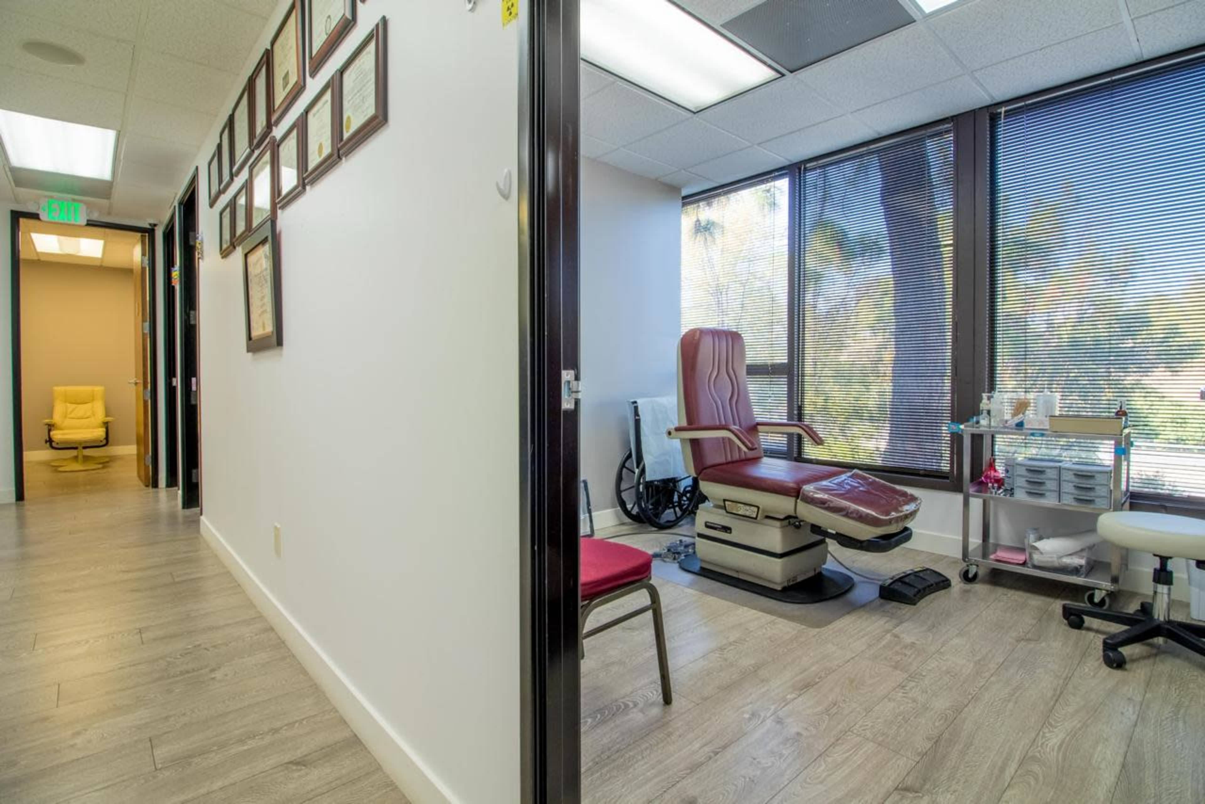 Medical Clinic with Doctor’s Offices, Exam Rooms, Open Lab, Front Desk, Small Kitchen, and Reception Area Image in Woodland Hills, Los Angeles, CA