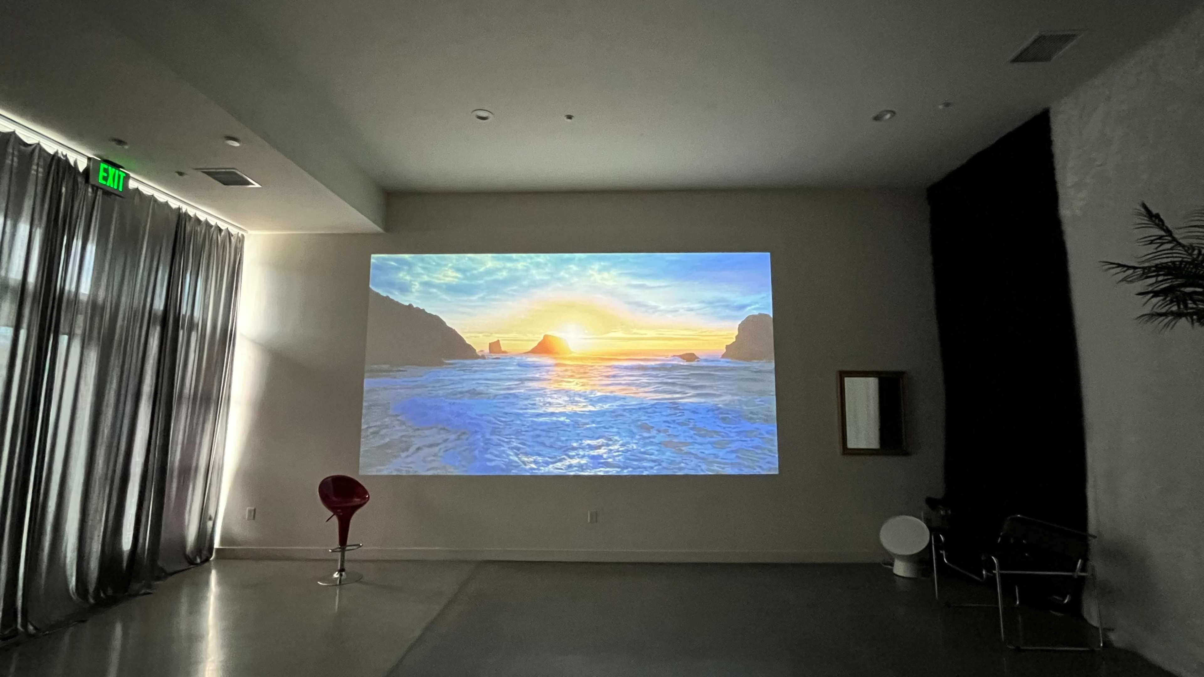 *NEW* Sophisticated Loft | Natural Light | Ground Level Street Access | Safe & Clean Neighborhood | Garage Parking | Full Kitchen & Bath Image in Vineyard, Glendale, CA