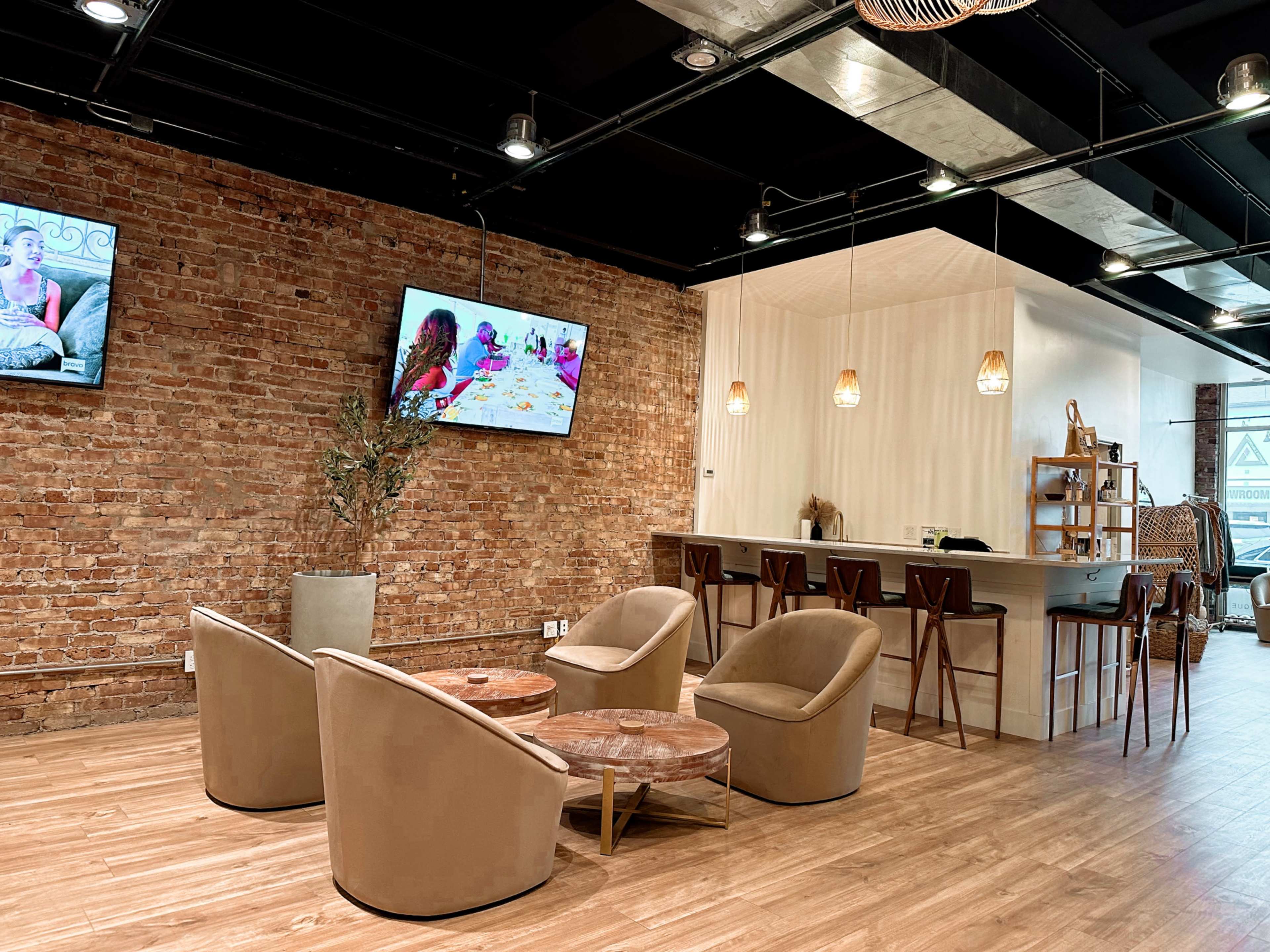 Cozy & Intimate Event Space in Downtown Grayslake Image in Avon Township, Grayslake, IL