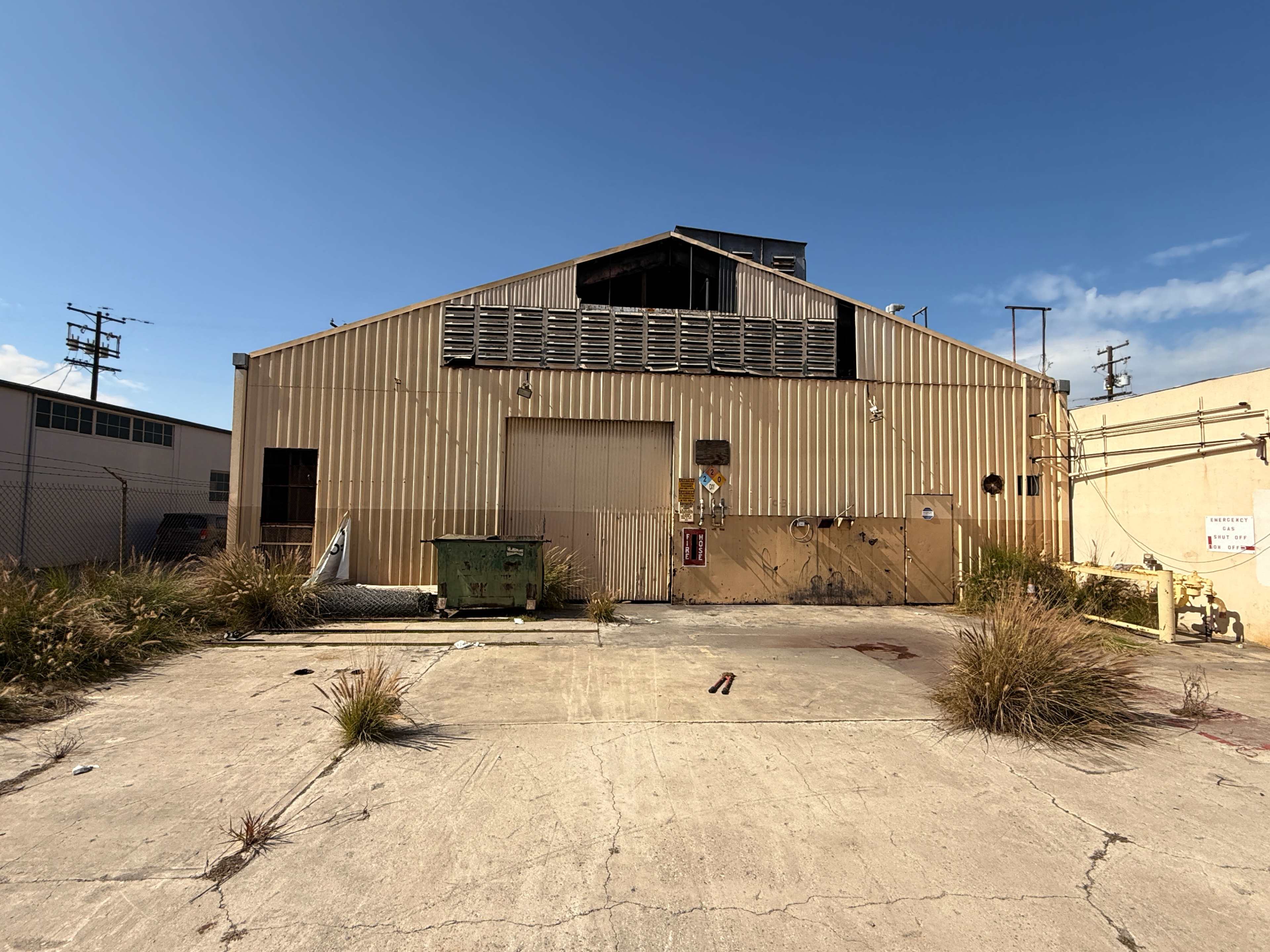 Raw Empty Industrial Warehouse | photo, video, filming location Image in Lower West Side, long beach, CA