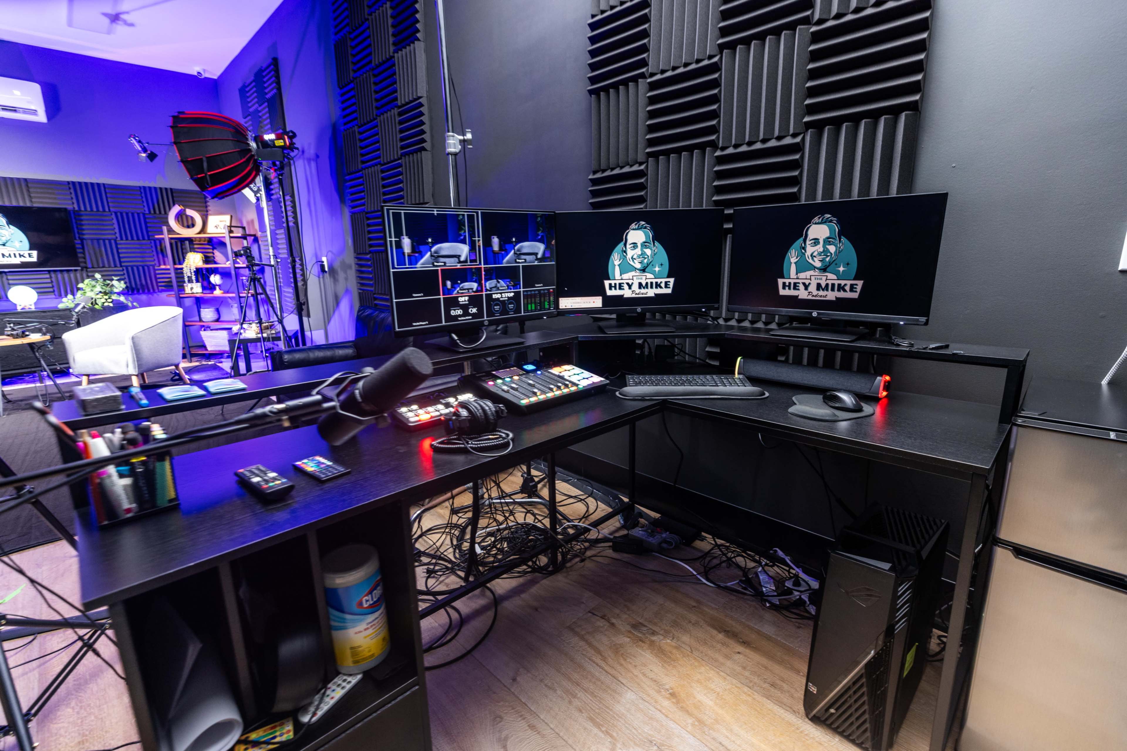 PROFESSIONAL PODCAST STUDIO Image in Signal Hill, Signal Hill, CA