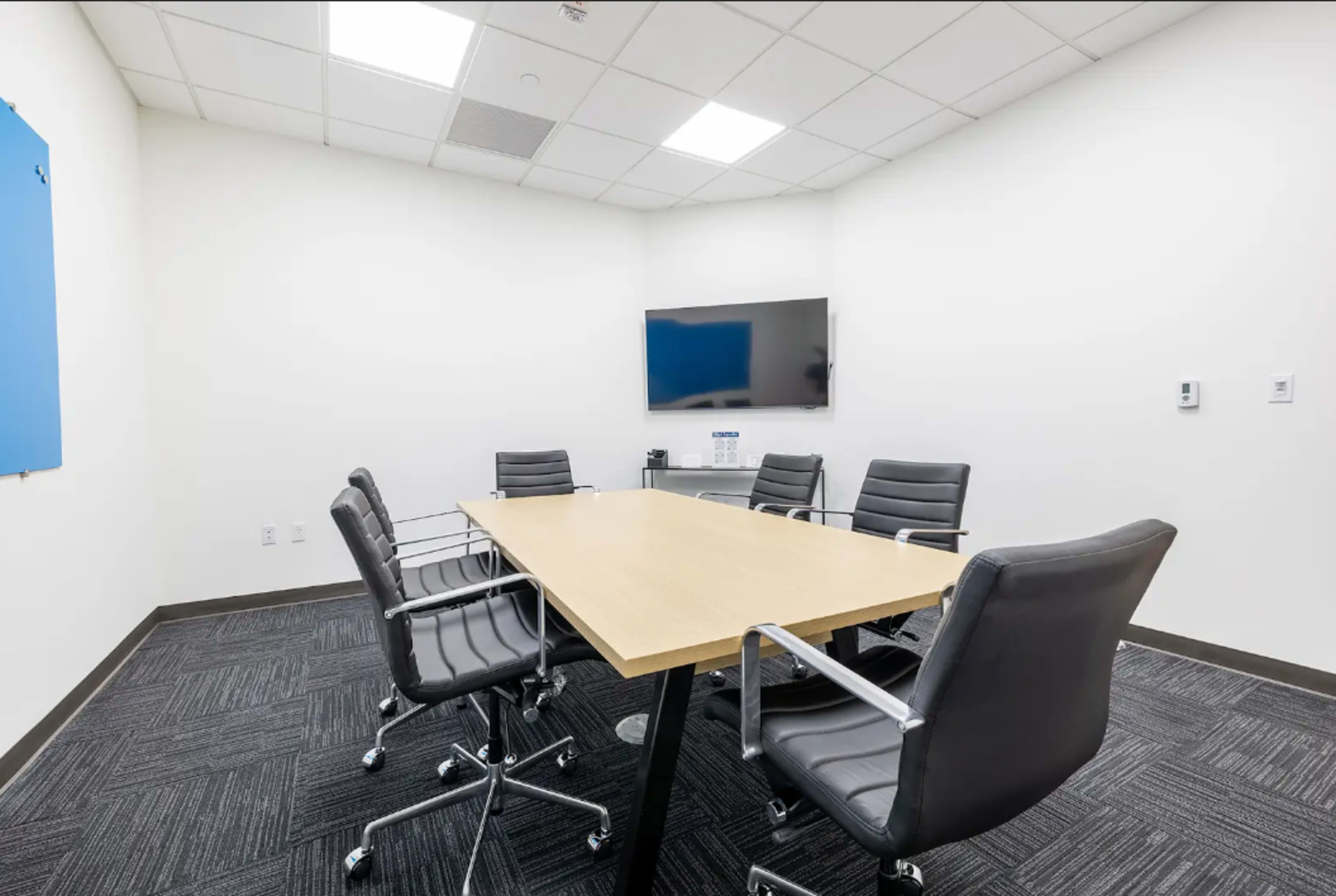 Huddle Room for 6 Image in Boca Raton, Boca Raton, FL