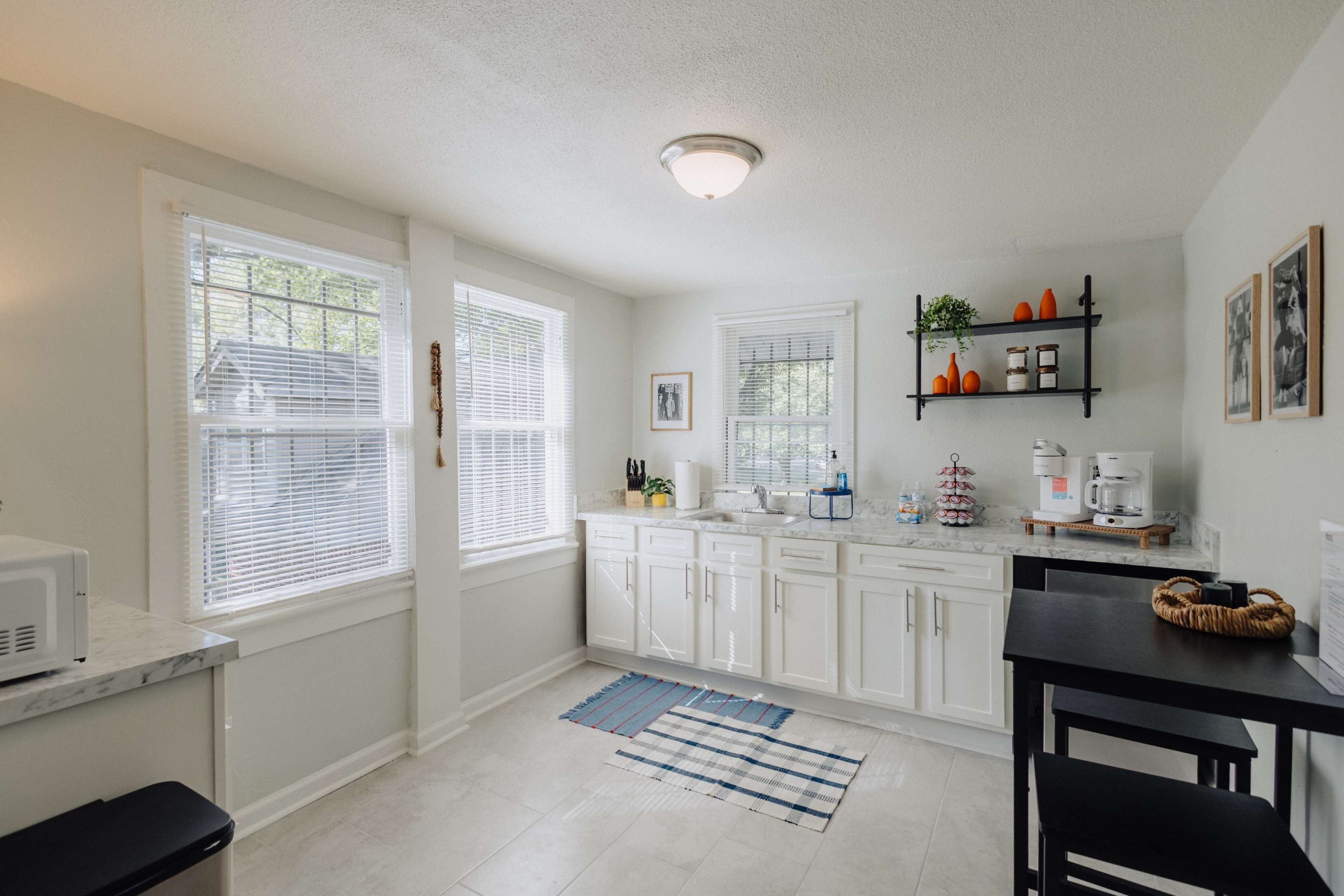 Centrally Located King Bed Midtown Liberty 2695 UP Image in East Memphis, Memphist, TN