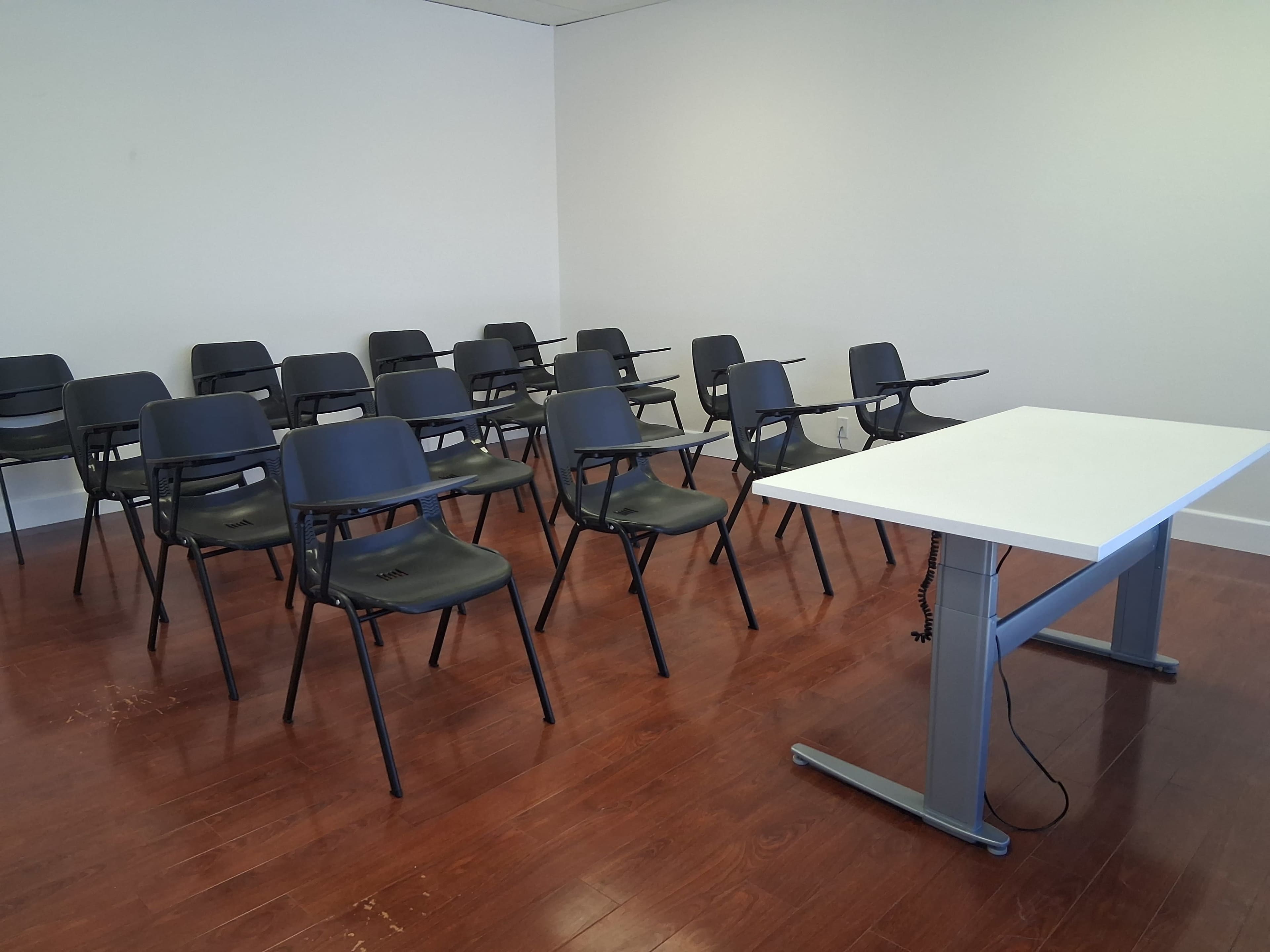 Quiet, spacious, and well-lit meeting room in downtown San Jose, ideal for 13-17 people Image in Rosemary, San Jose, CA