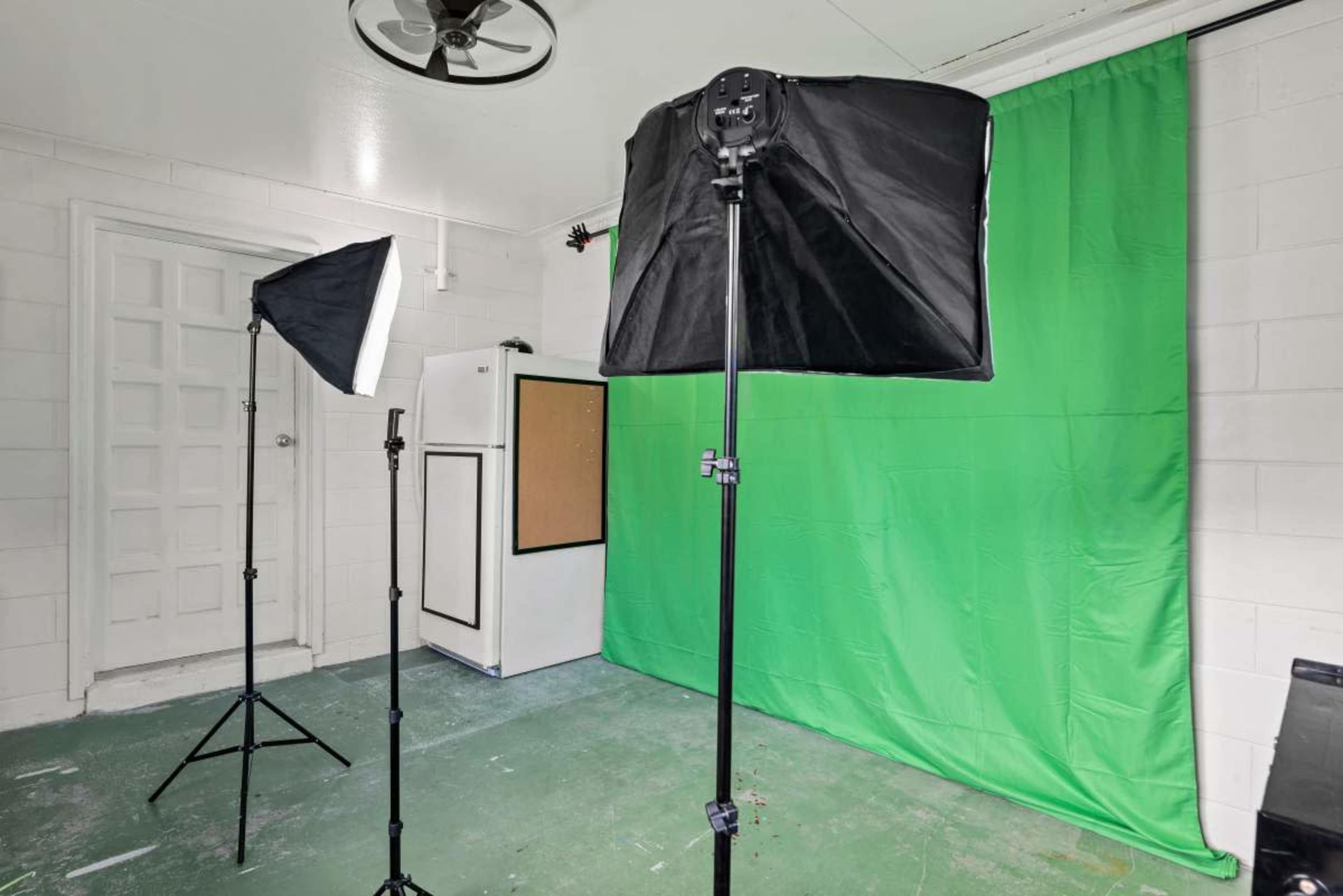 Downtown St Cloud Co-Work Production Space + FREE Wifi + Coffee + Printer + More Image in St. Cloud, Saint Cloud, FL