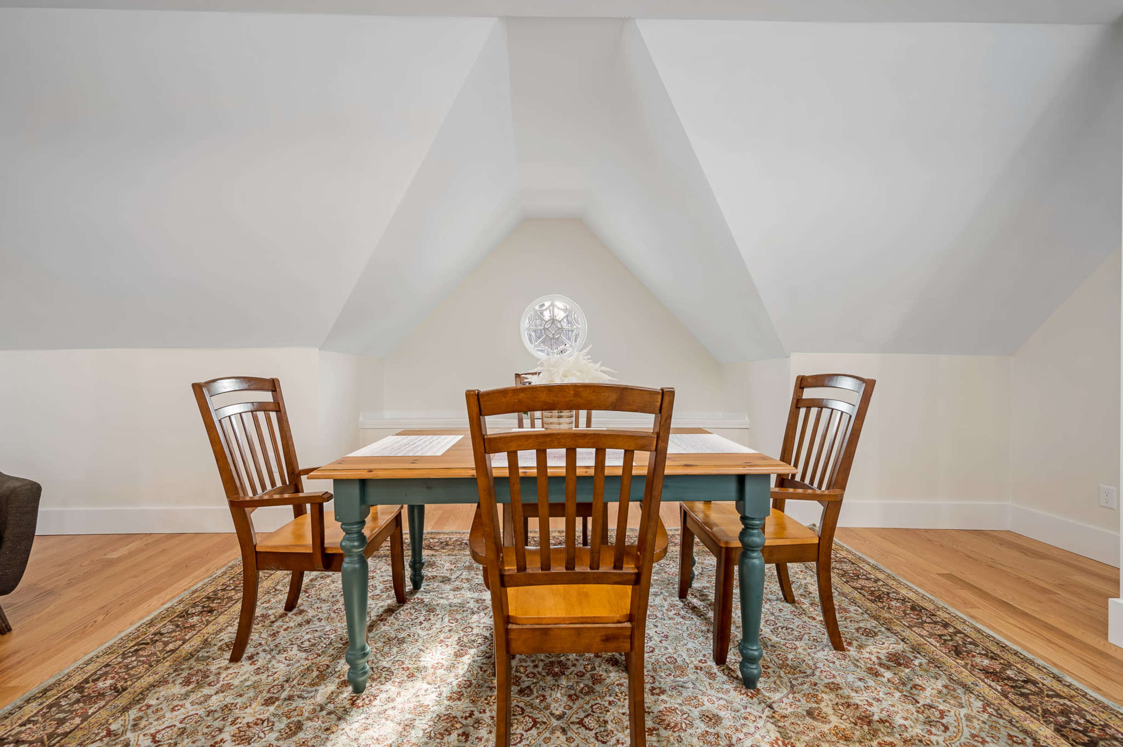 Bright and Spacious Loft Style Modern Apartment Image in Newton Square, Worcester, MA