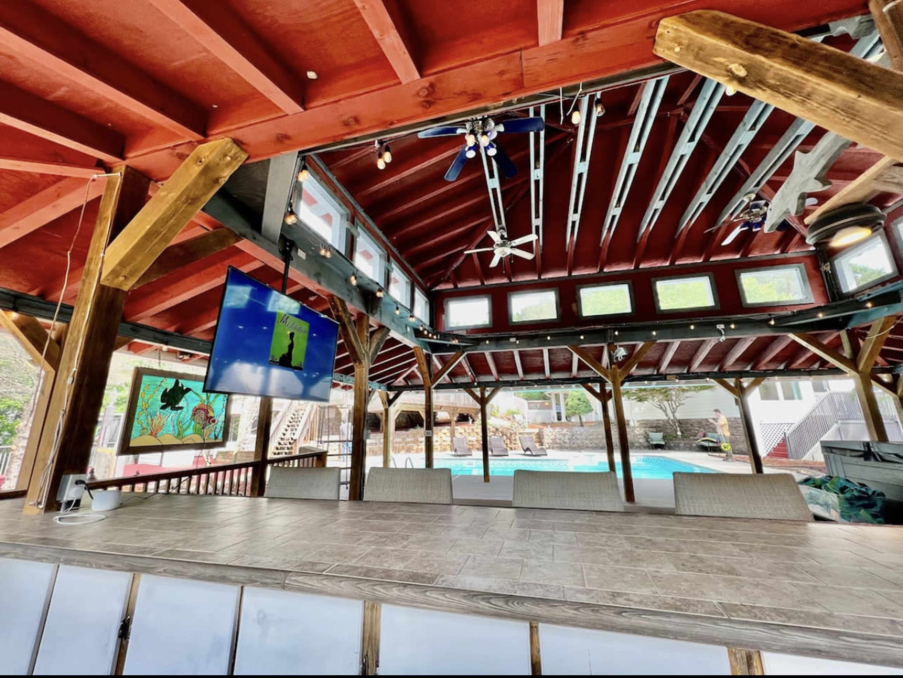 Château on the Lake with Hot Tub. Image in Acworth, Acworth, GA