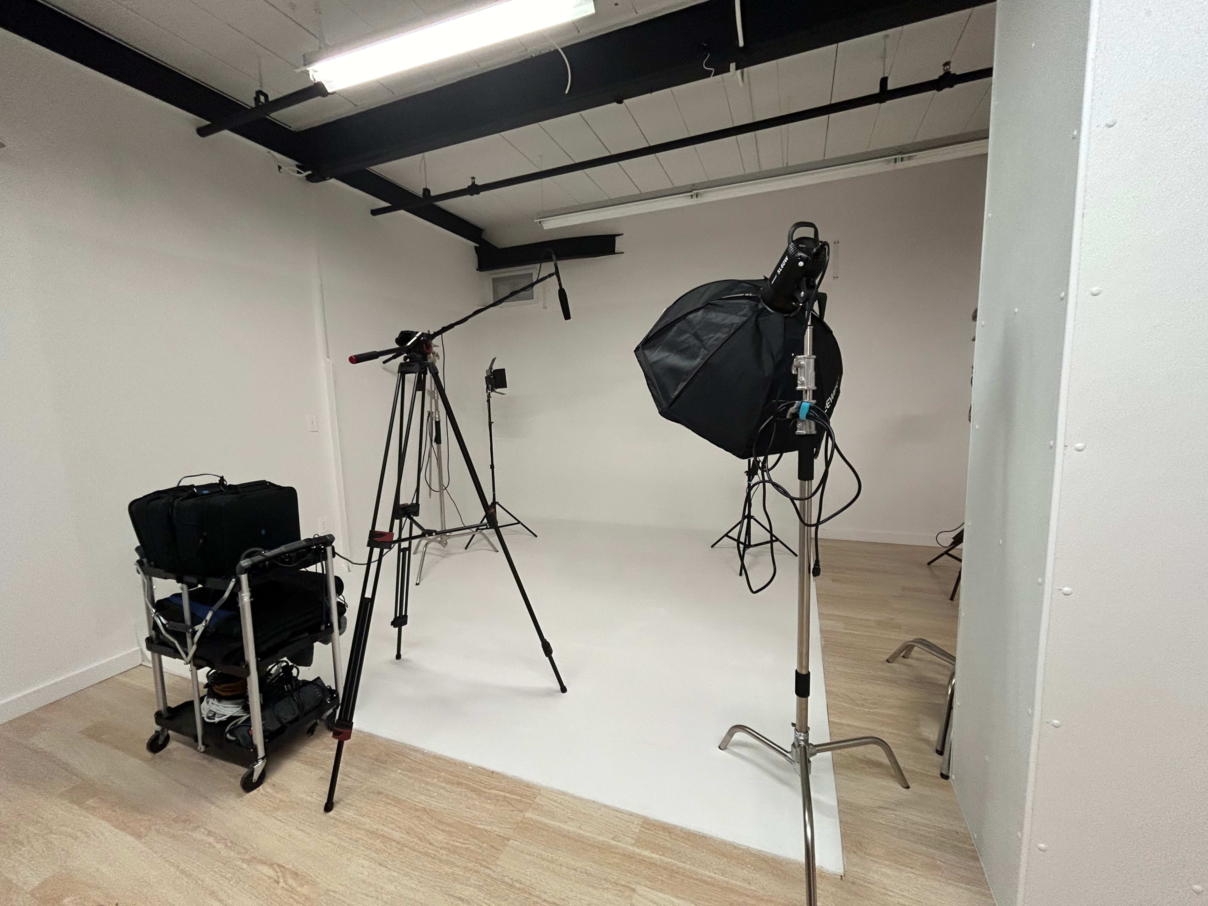Photo/video/podcast Studio With Complete Lighting Control. Image in West Concord, West Concord, MA