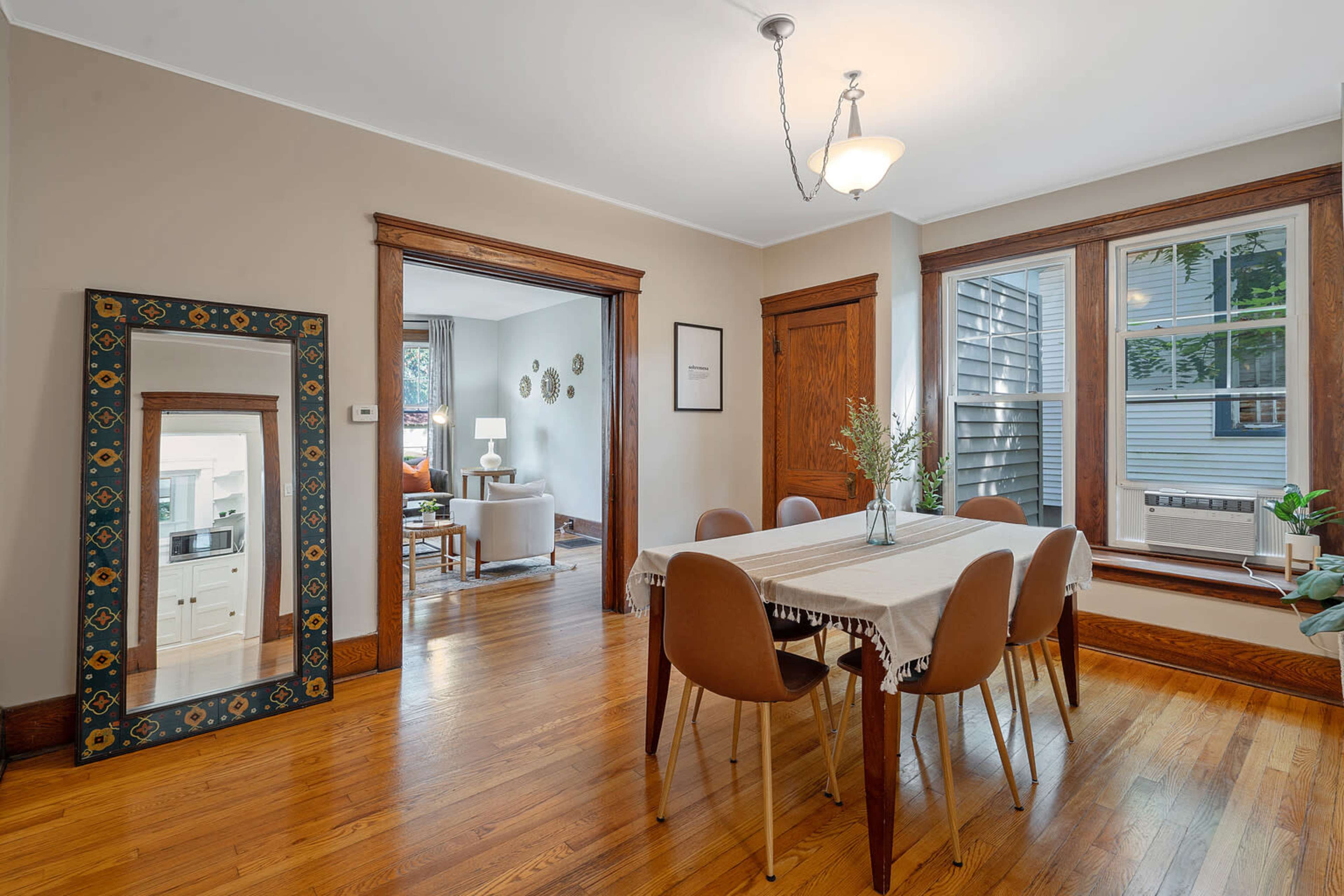 Strathmore Contemporary Apartment Image in Southside, Syracuse, NY