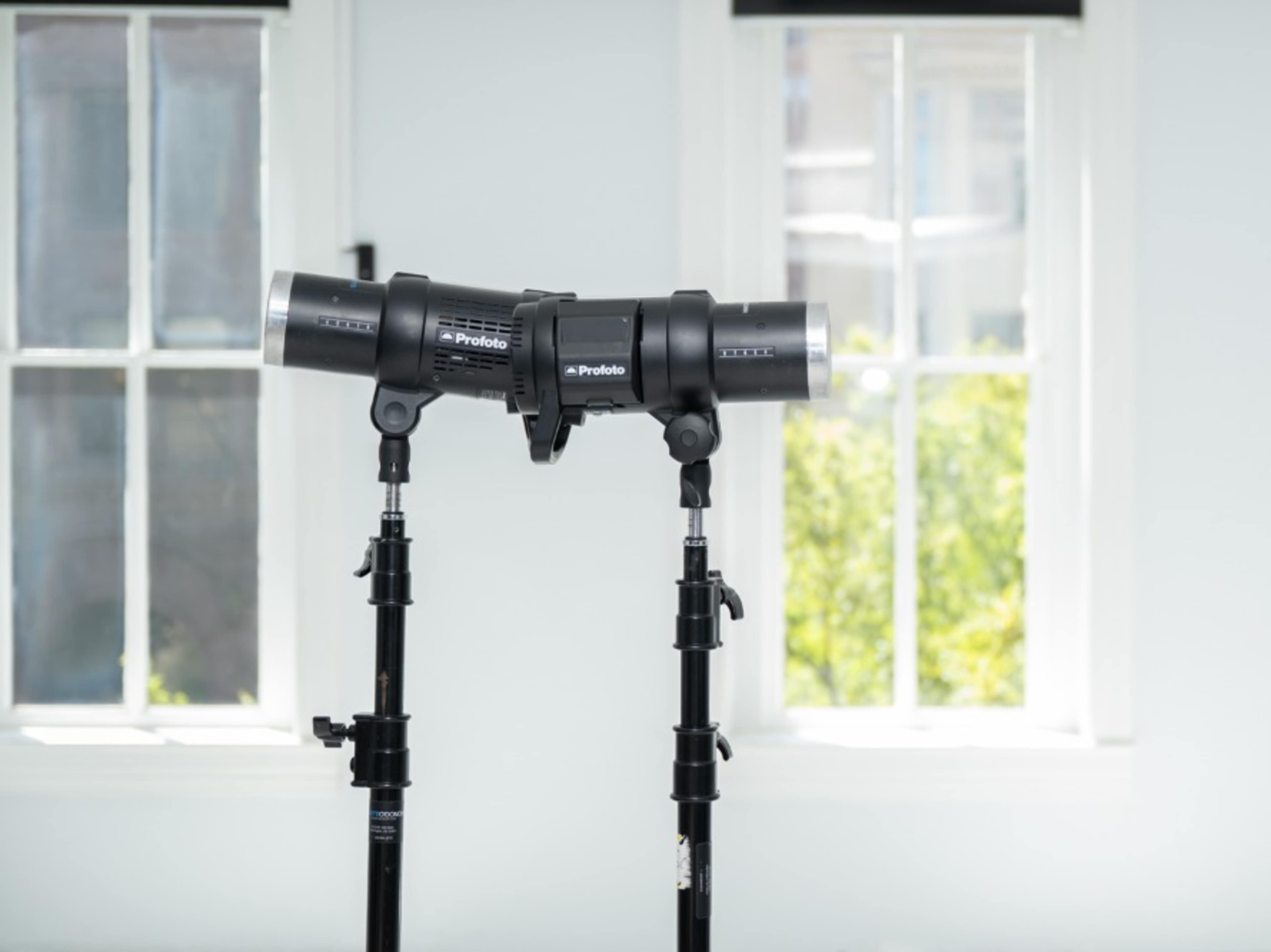 2x Profoto B1 500w Kit x 2 with C Stand