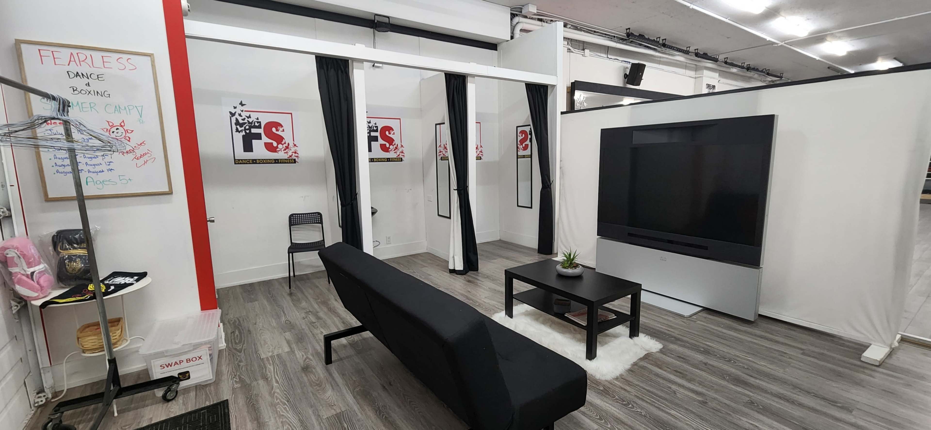 Beautifully Designed Fitness Studio Image in New Toronto, Etobicoke, ON